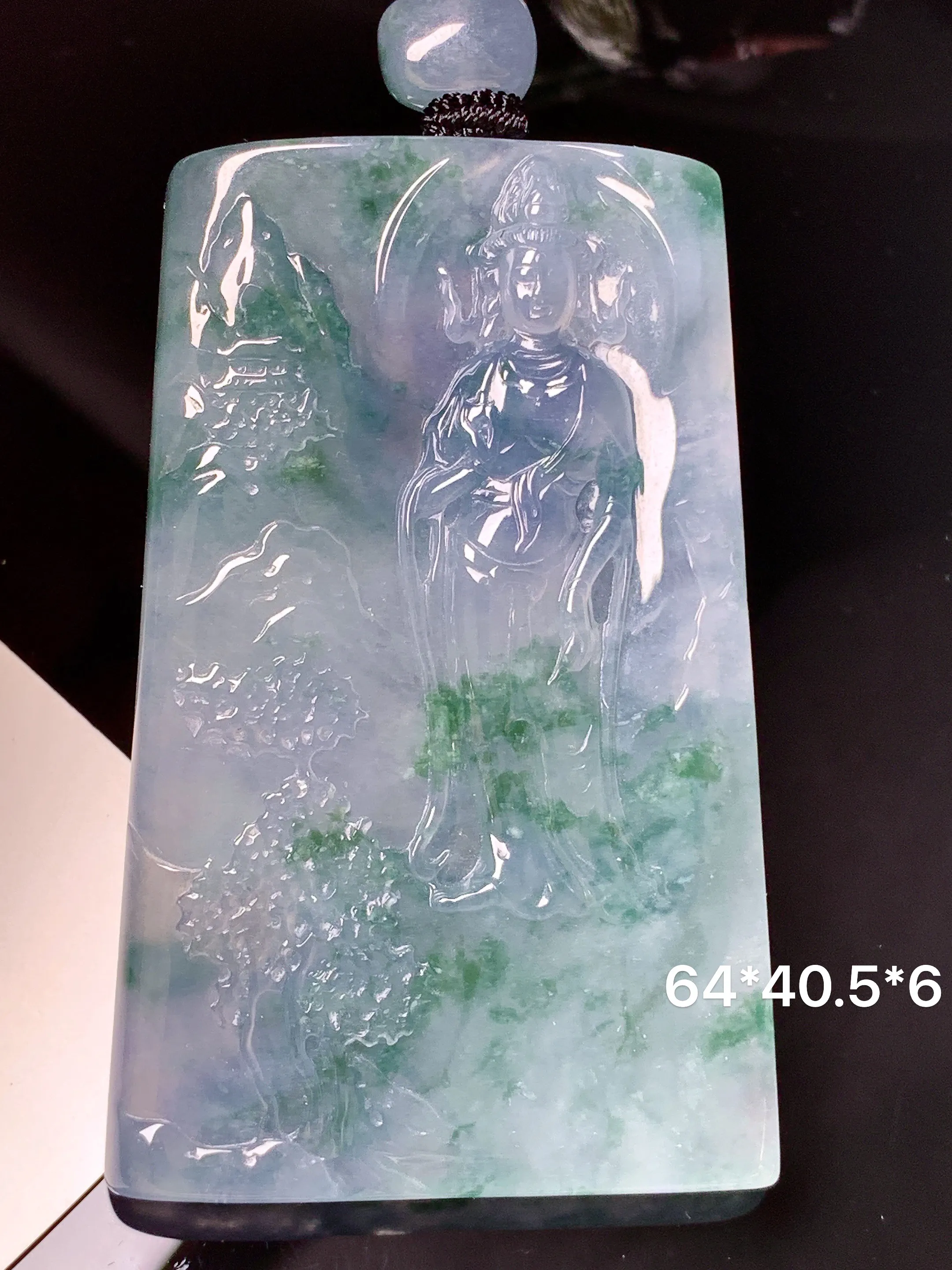冰种山水飘绿观音吊坠 玉质细腻 水润亮眼 色泽艳丽 整体尺寸64*40.5*6