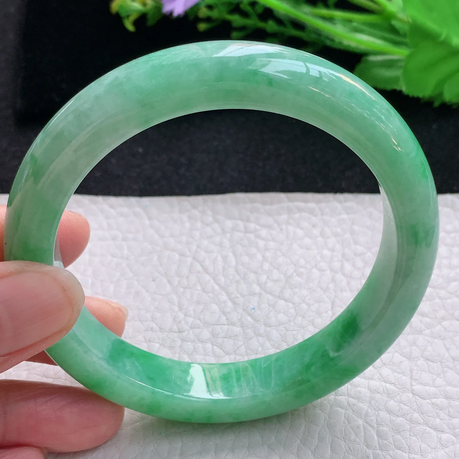 nr大圈口62*12.3*9.2平安镯 天然缅甸翡翠水润辣绿宽边玉手镯 珠宝玉手环