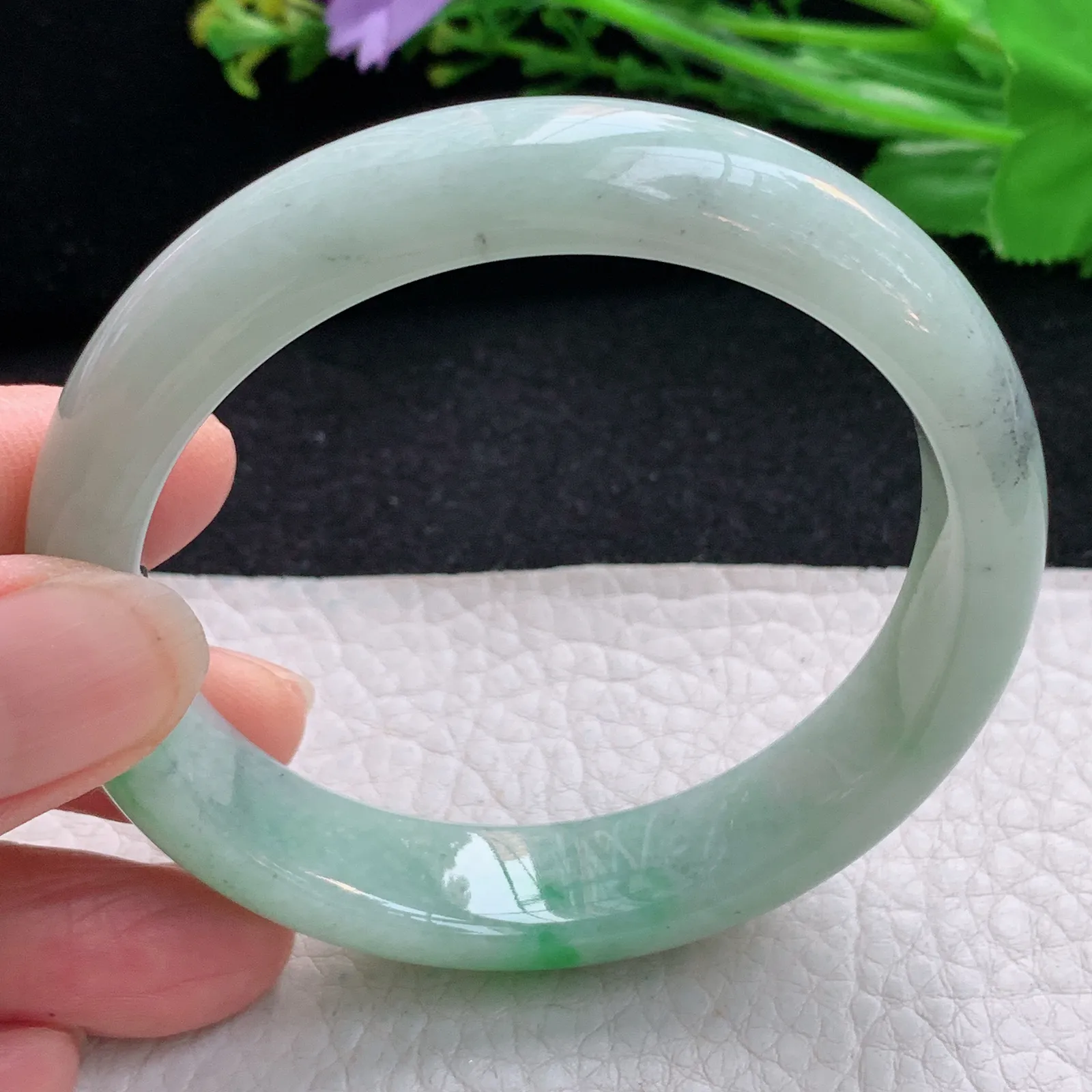 n自然光56.5*13*7.7平安镯 翡翠a货玉手镯水润飘绿宽边珠宝玉手环