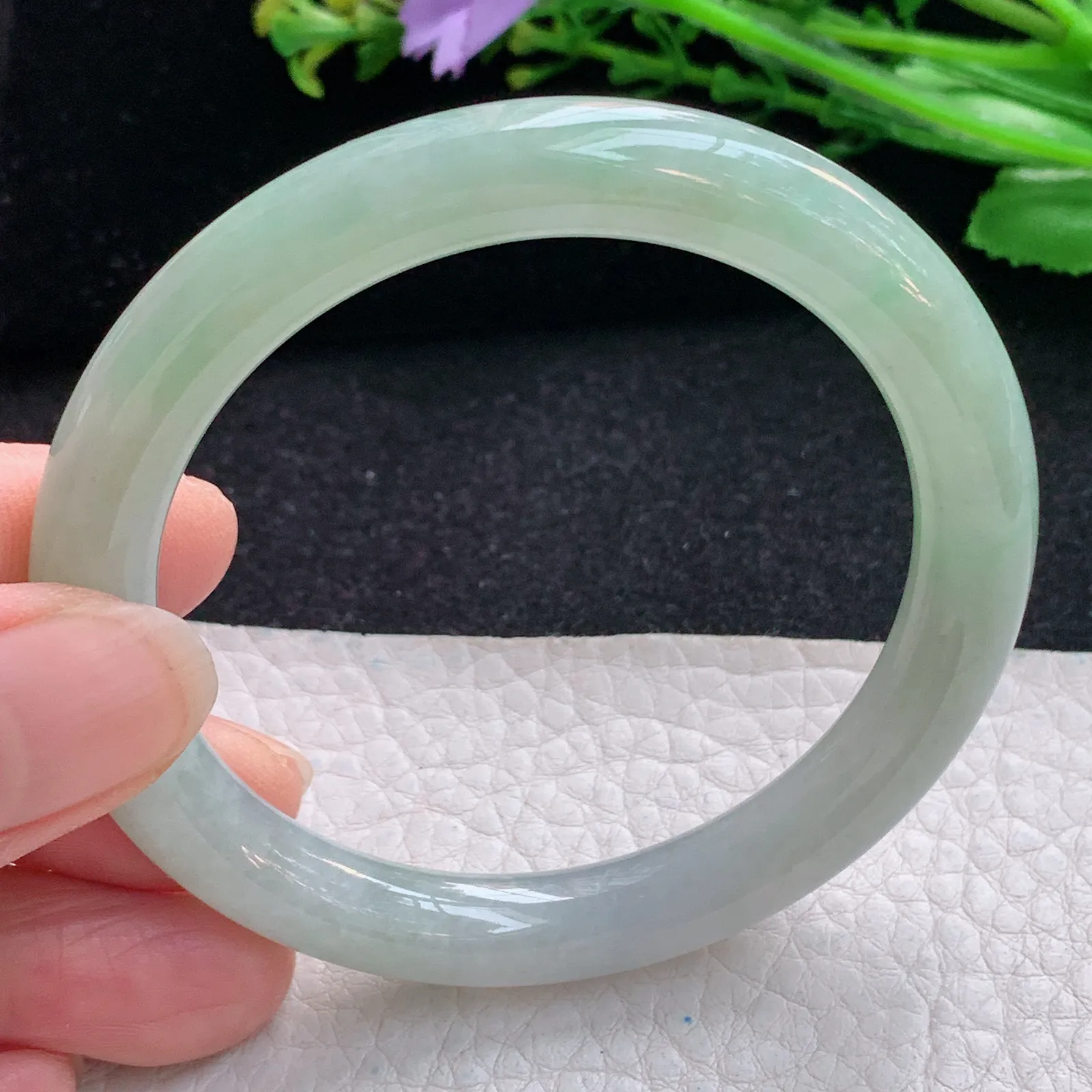 n自然光53.5*8.5叮当镯 翡翠a货玉手镯水润清新秀气圆条玉手环 美人镯