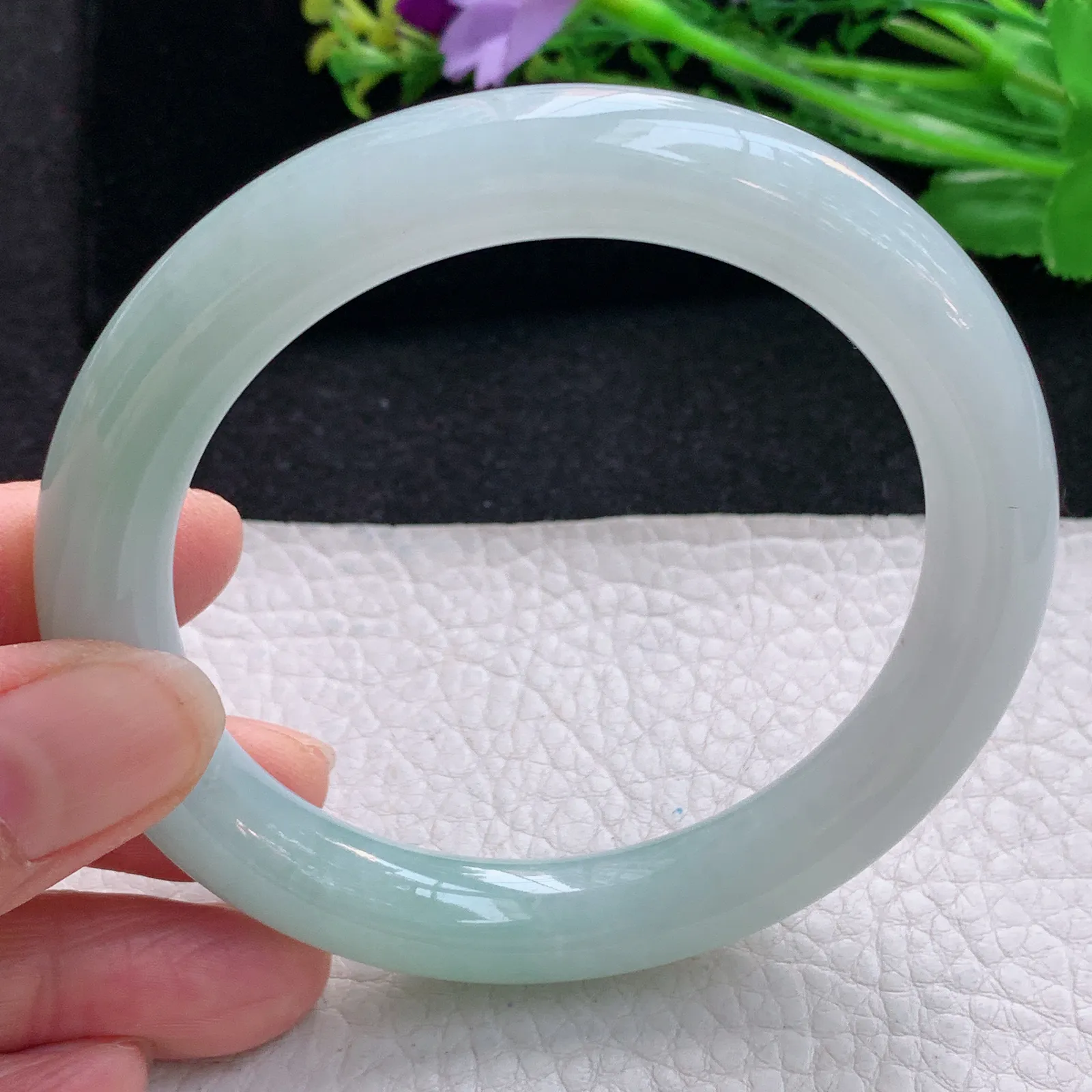 nr大圈口60*10.8*10.3美人镯 天然缅甸翡翠水润是半山水圆条珠宝玉手镯