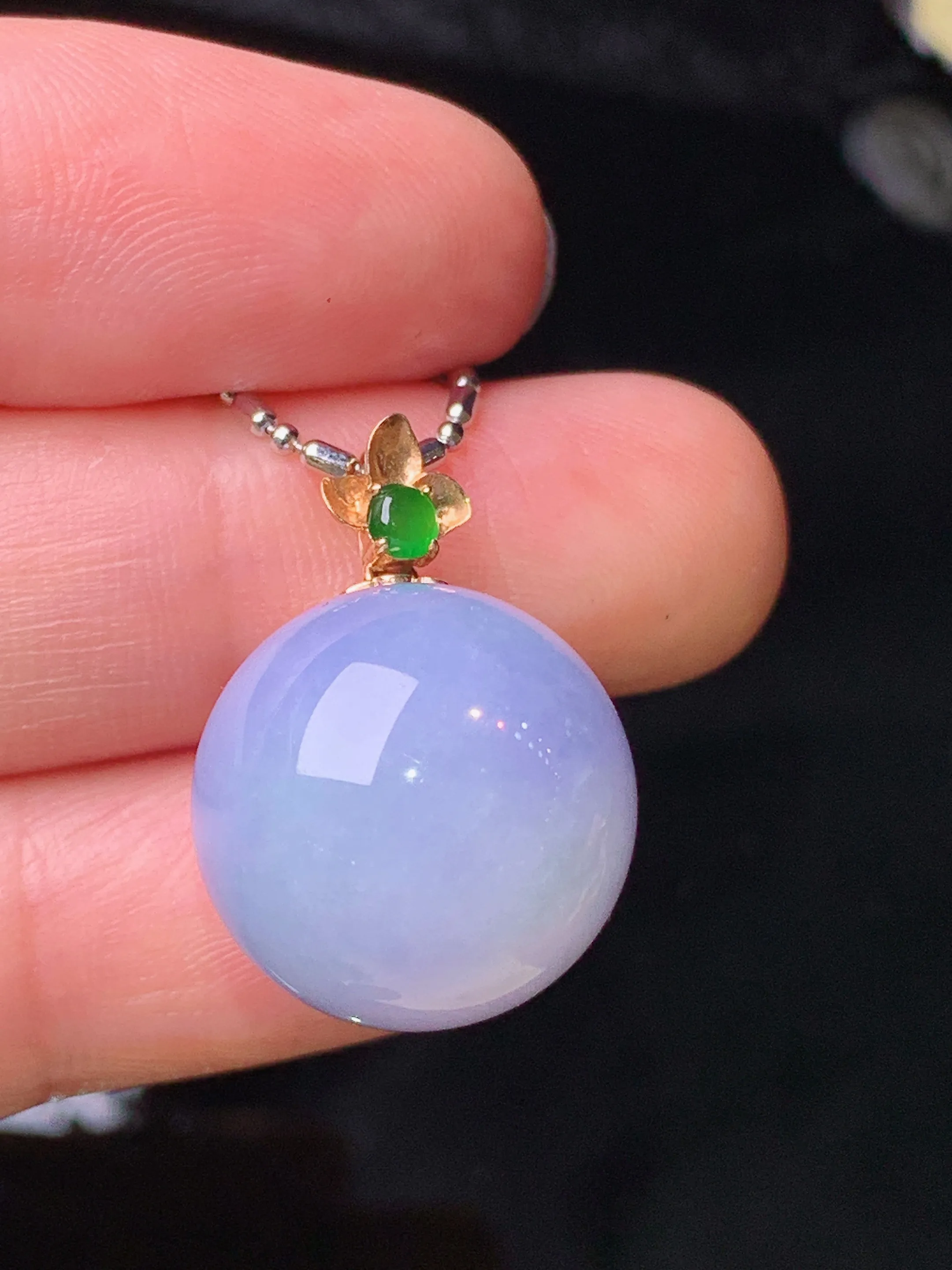 18k金镶嵌紫罗兰圆珠吊坠 玉质细腻 水润亮眼 色泽艳丽 整体尺寸22.5*16