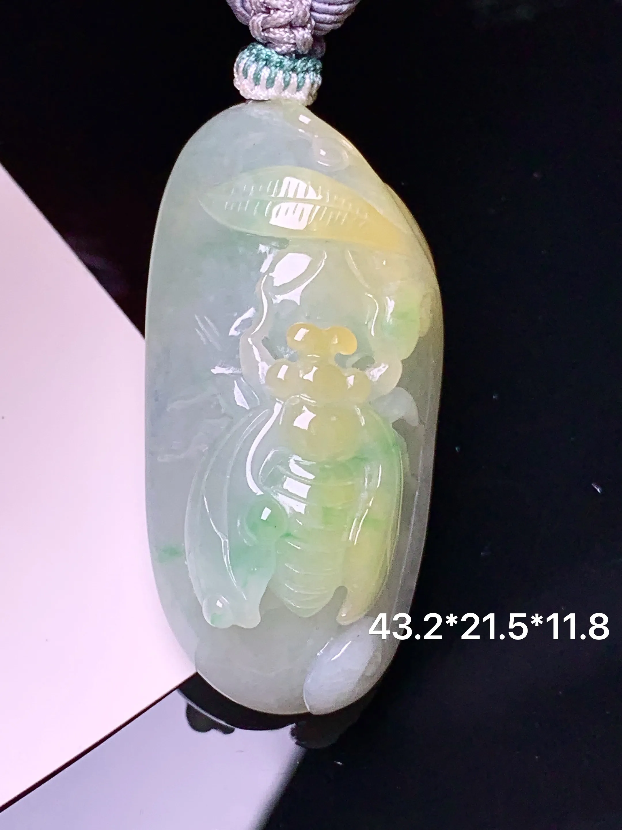 飘黄金蝉吊坠 玉质细腻 水润亮眼 色泽艳丽 整体尺寸43.2*21.5*11.8