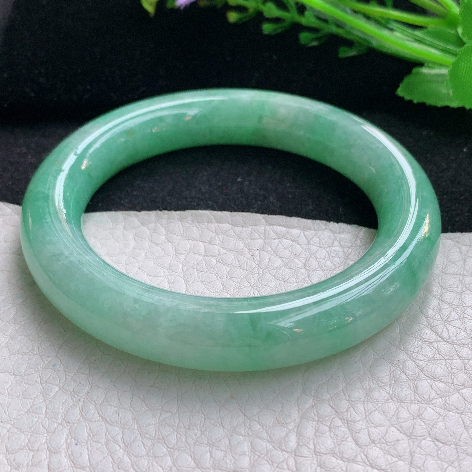 cc自然光56.5*12*11.3美人镯 天然缅甸翡翠胶感满绿圆条玉手镯 珠宝玉手环