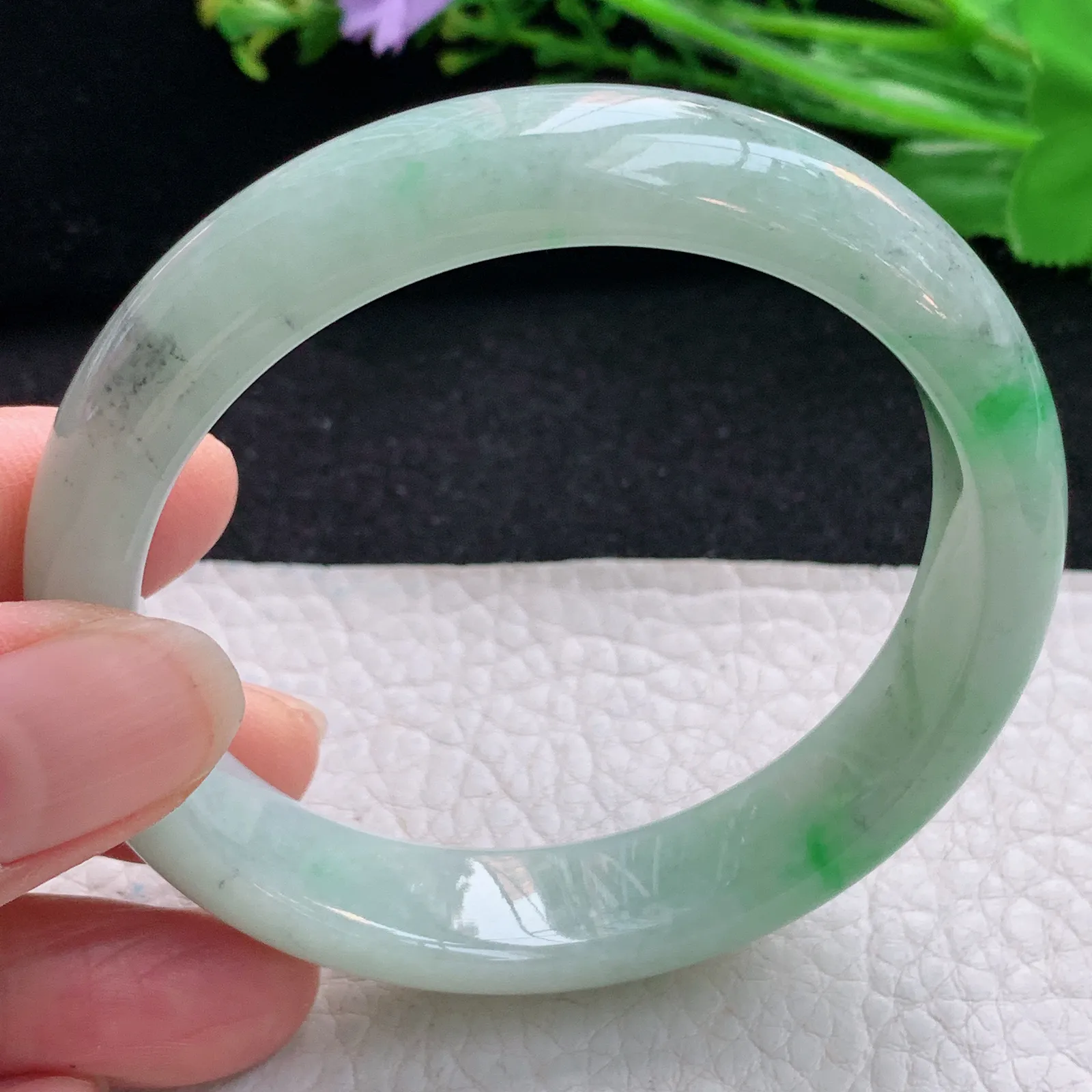 n自然光56.5*13*7.7平安镯 翡翠a货玉手镯水润飘绿宽边珠宝玉手环