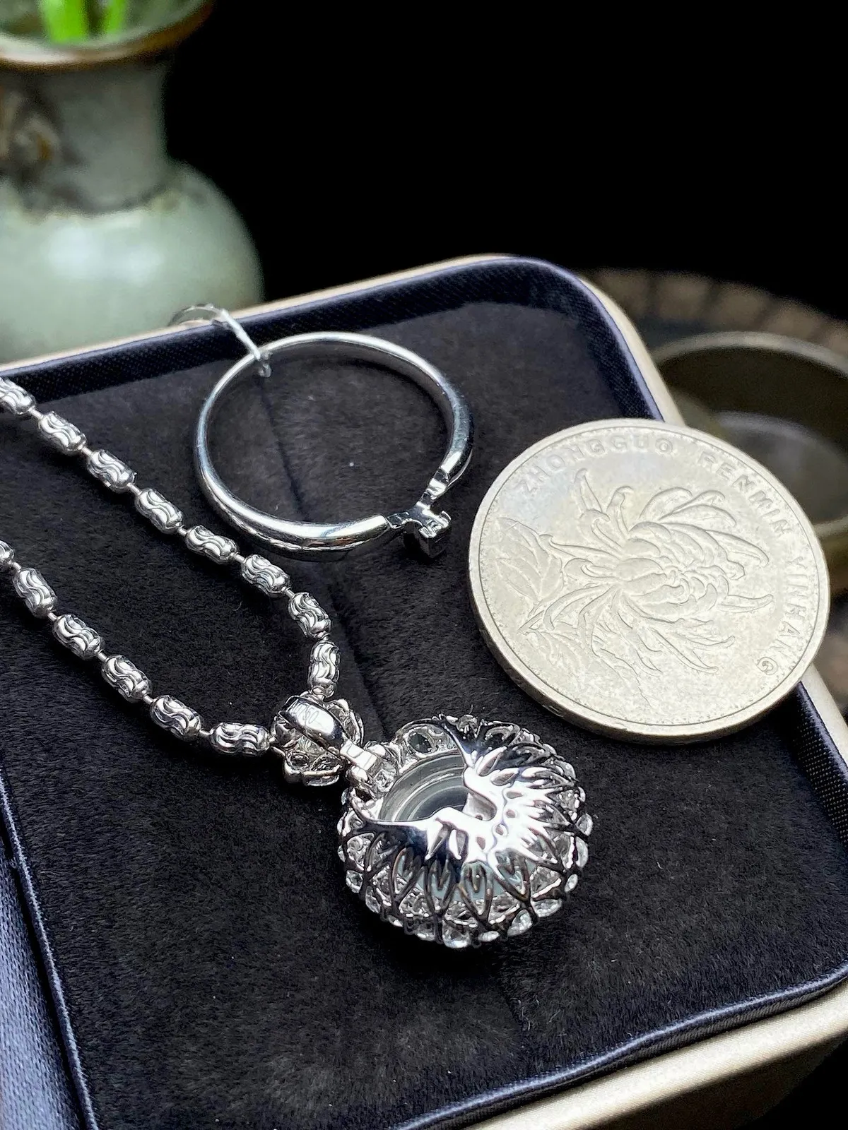 【冰种蛋面吊坠、戒指两用款】种水很不错、细腻水润，形状很饱满，收藏品质，18K金钻镶嵌，裸石尺寸11.4*10.3*4.6毫米