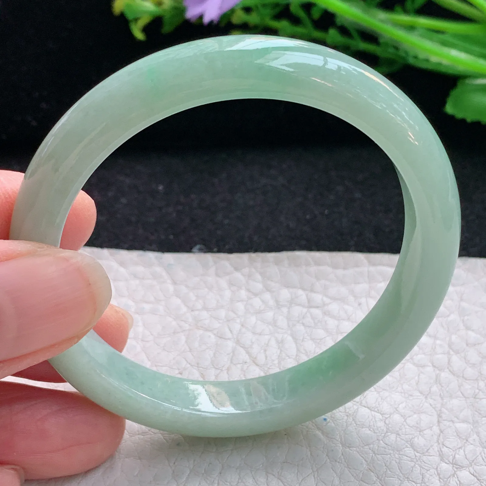 xx小圈口51*9.6*7平安镯 翡翠a货玉手镯水润飘阳绿秀气宽边玉手环