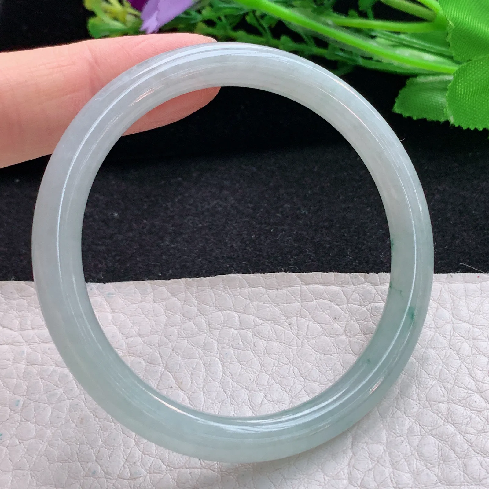 xx小圈口51.5*6.8*7叮当镯 翡翠a货冰飘花秀气圆条玉手镯 美人镯