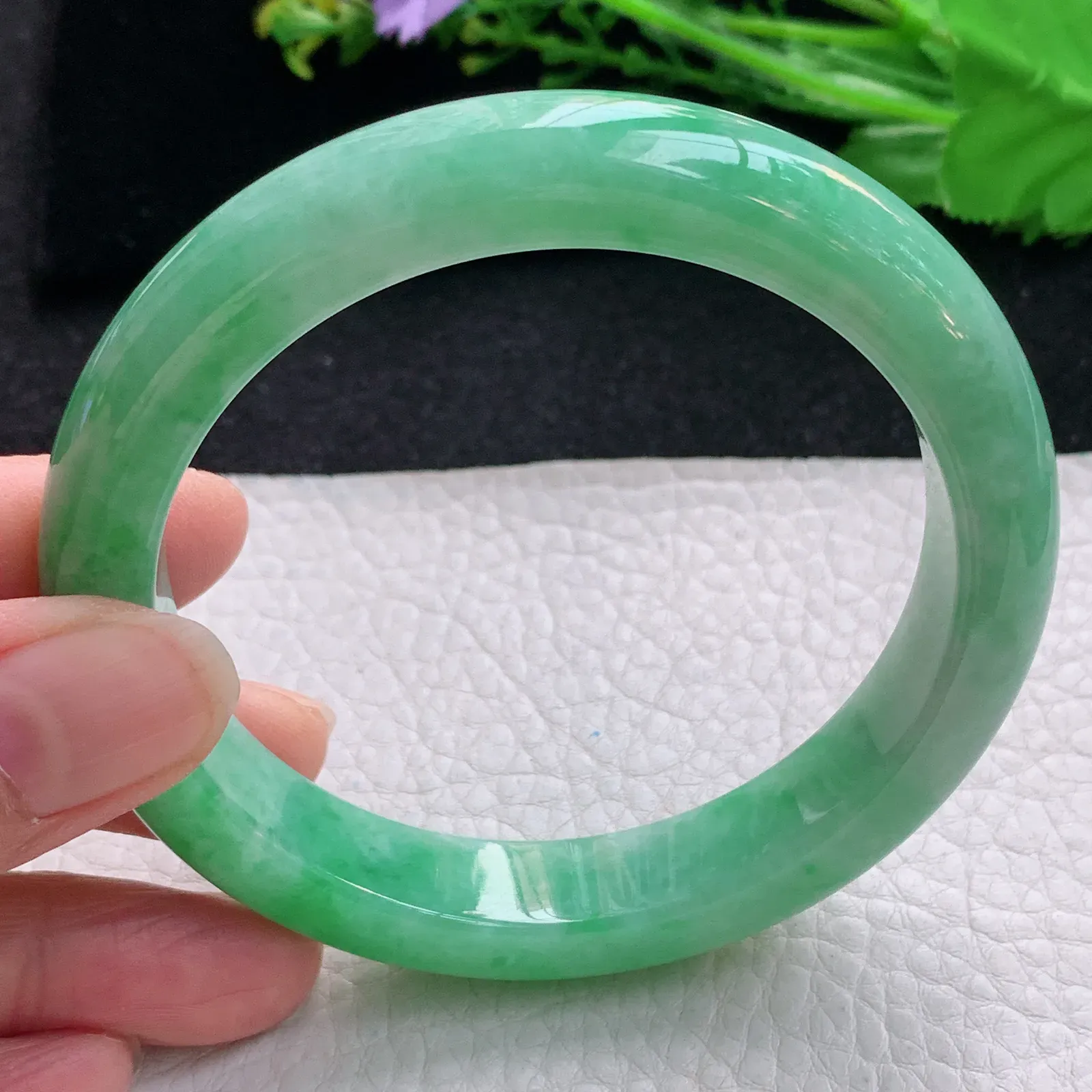 nr大圈口62*12.3*9.2平安镯 天然缅甸翡翠水润辣绿宽边玉手镯 珠宝玉手环