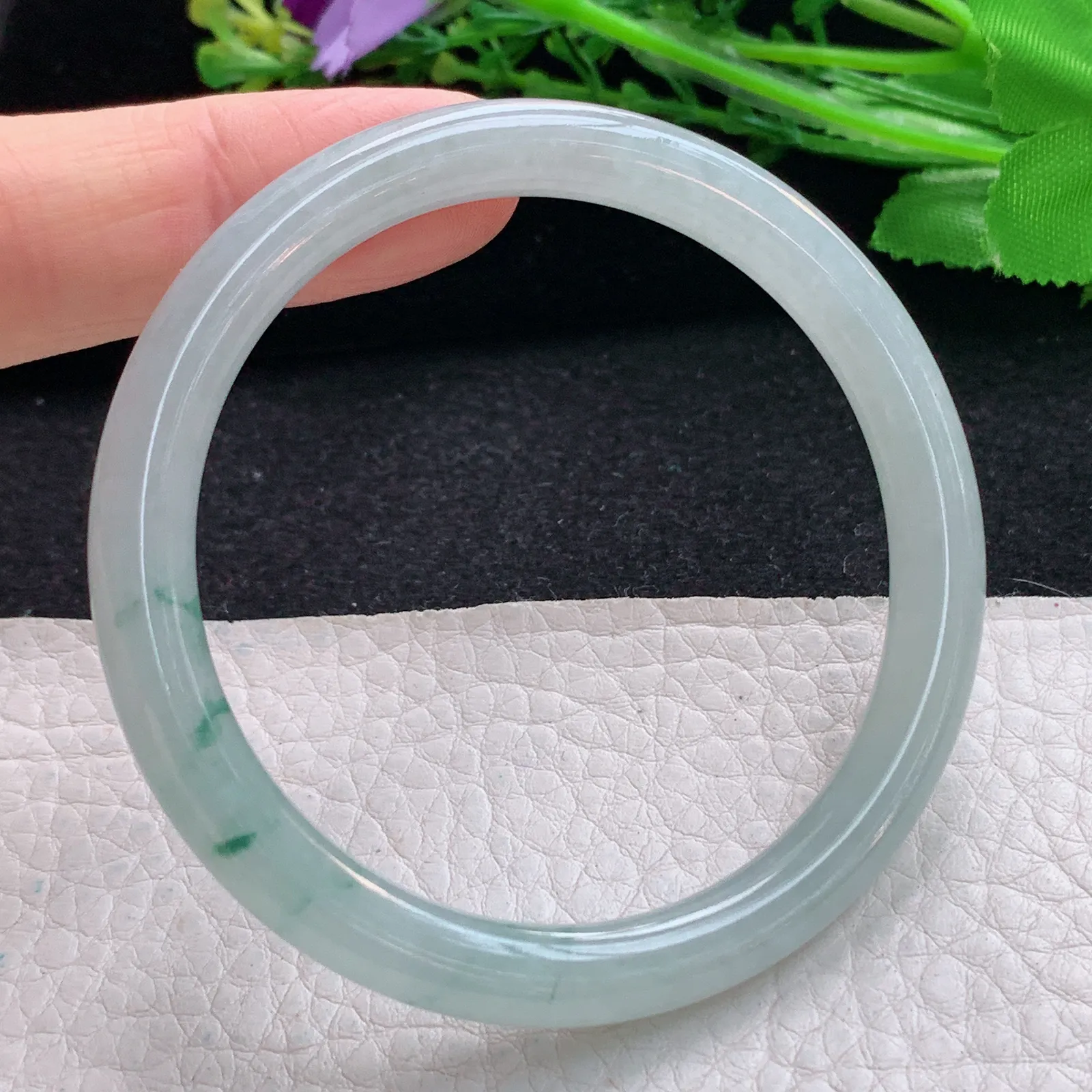 xx小圈口51.5*6.8*7叮当镯 翡翠a货冰飘花秀气圆条玉手镯 美人镯