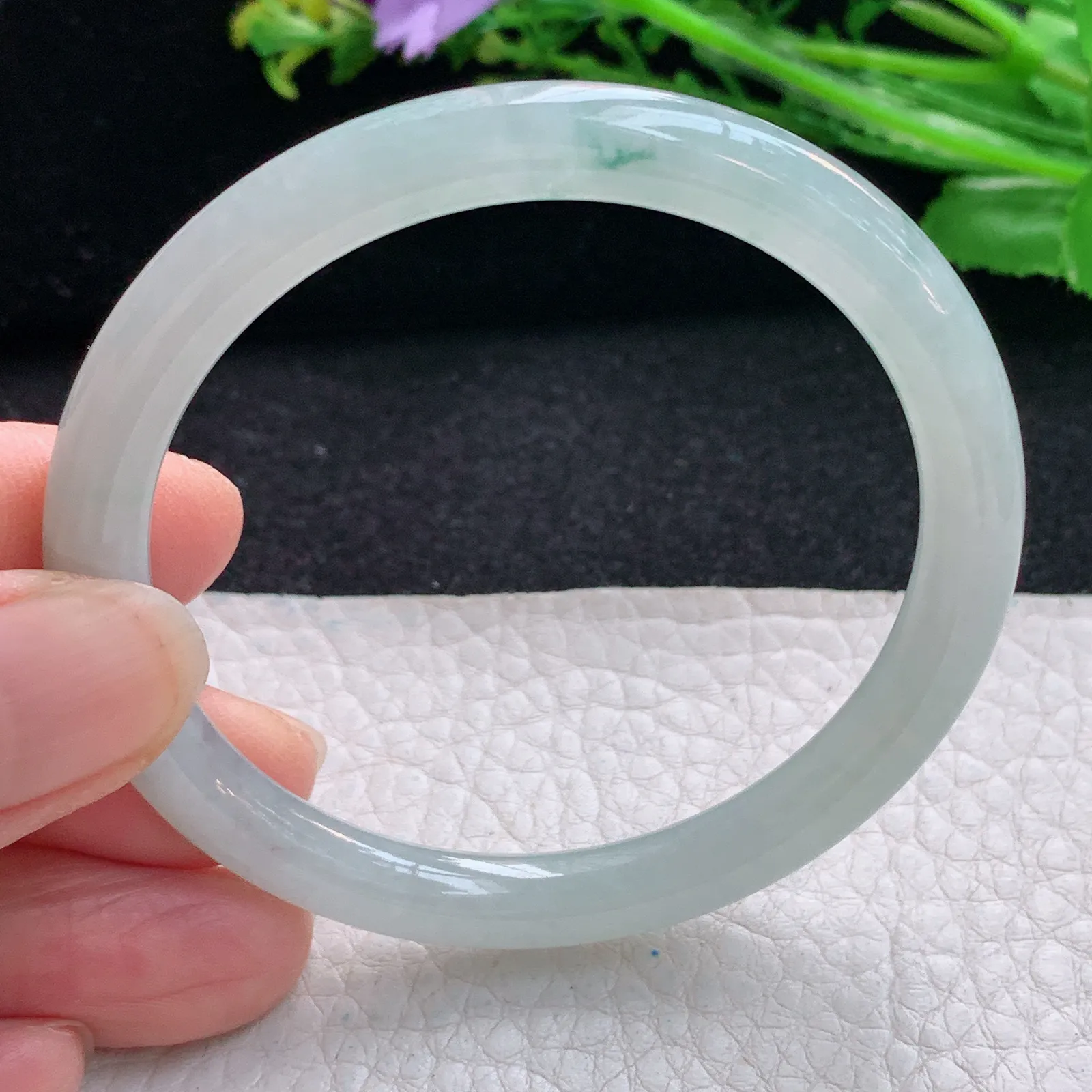 xx小圈口51.5*6.8*7叮当镯 翡翠a货冰飘花秀气圆条玉手镯 美人镯