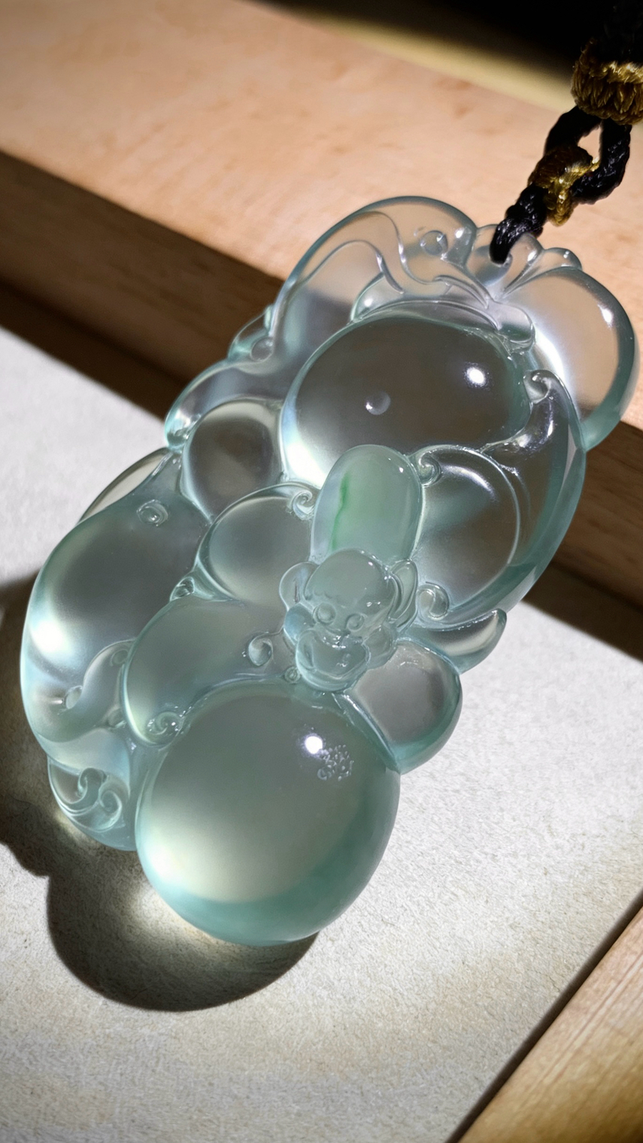 【福运相伴·平安顺遂】“五豚承蝠，五福临门”，
高品质缅甸天然A货翡翠料子，
作品56-34.5-1