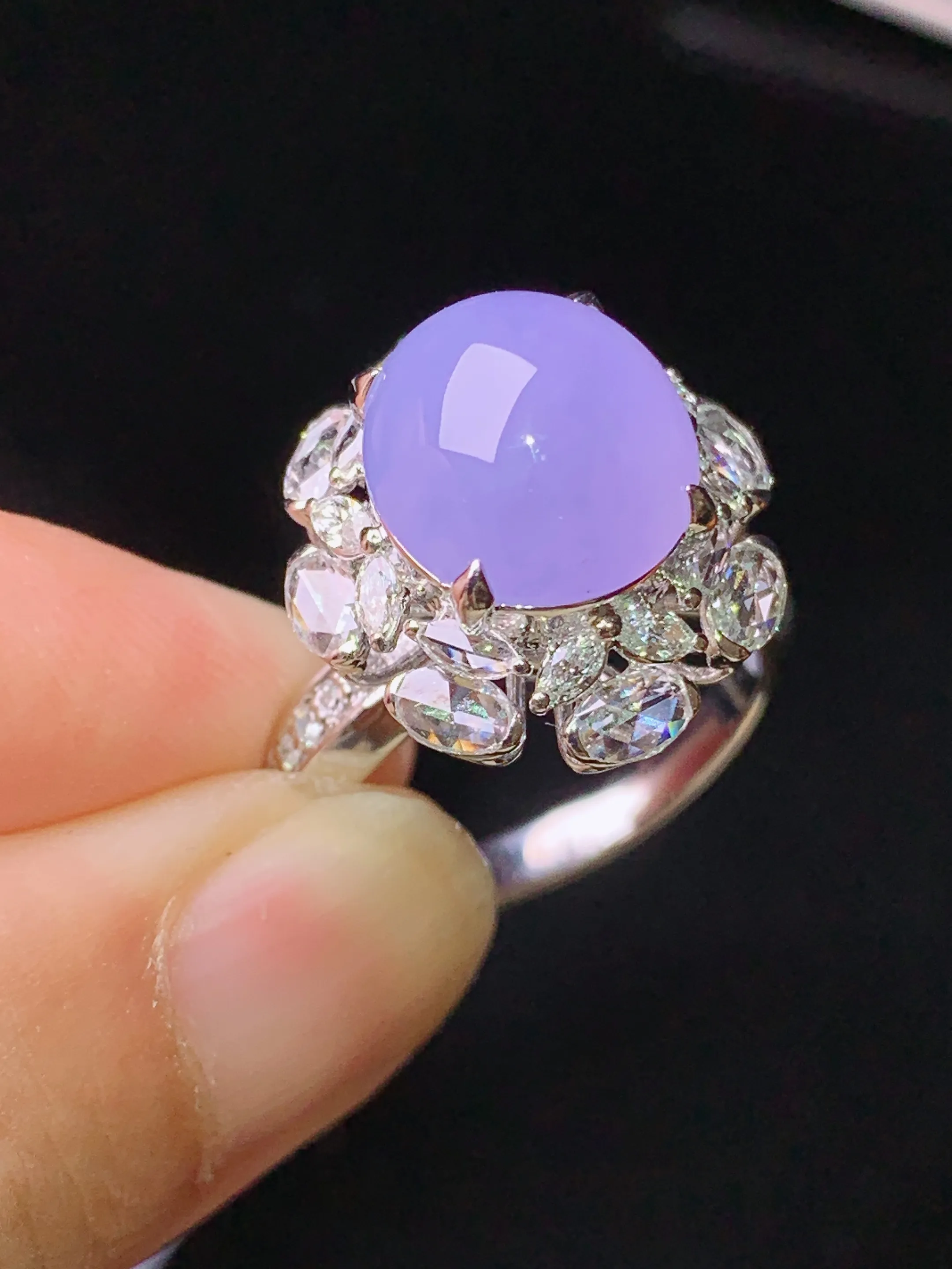18k金钻镶嵌紫罗兰蛋面戒指 玉质细腻 水润亮眼 色泽艳丽 圈口14.5 整体尺寸17*16*13.