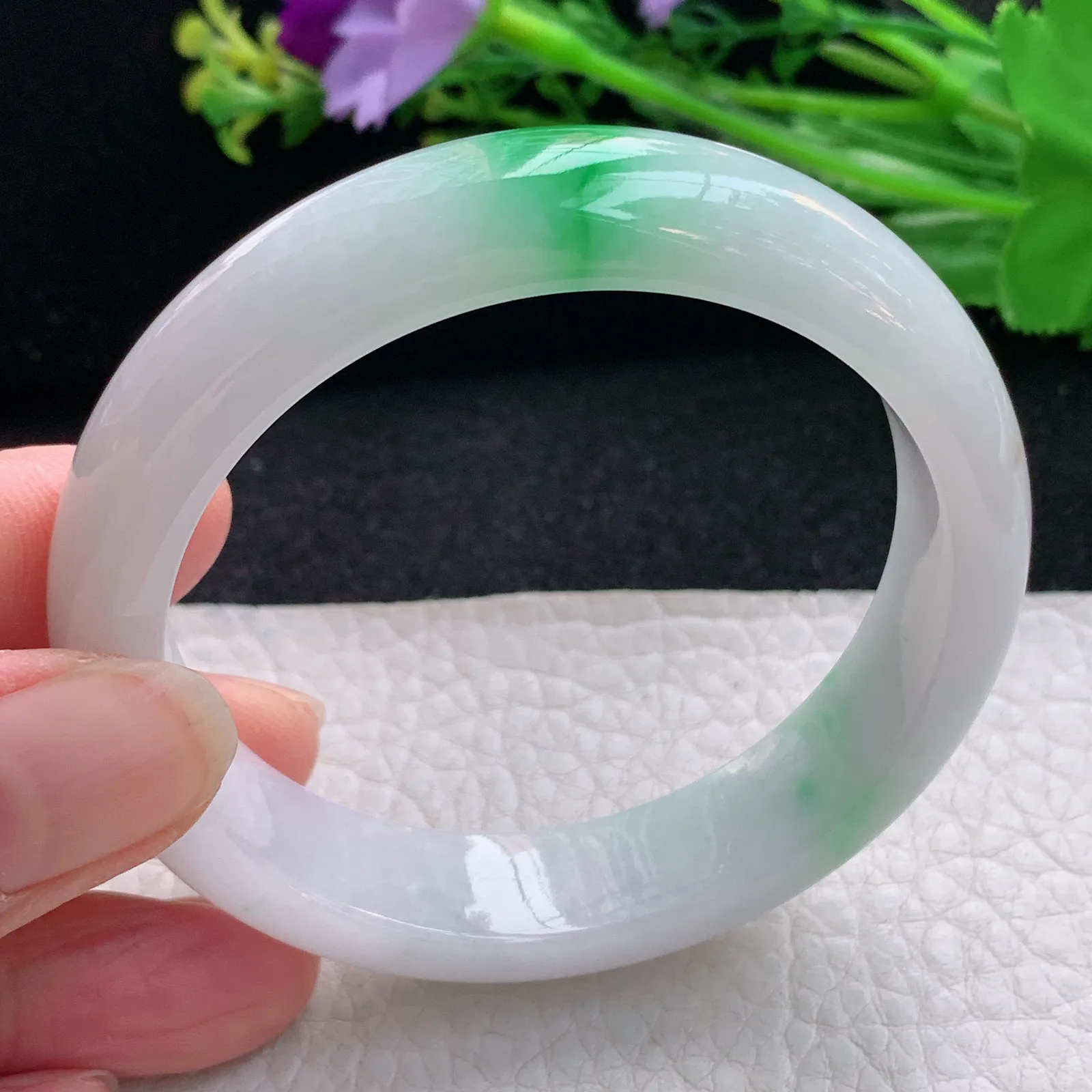 z自然光54.5*13*7.8平安镯 天然缅甸翡翠飘绿宽边玉手镯 珠宝玉手环