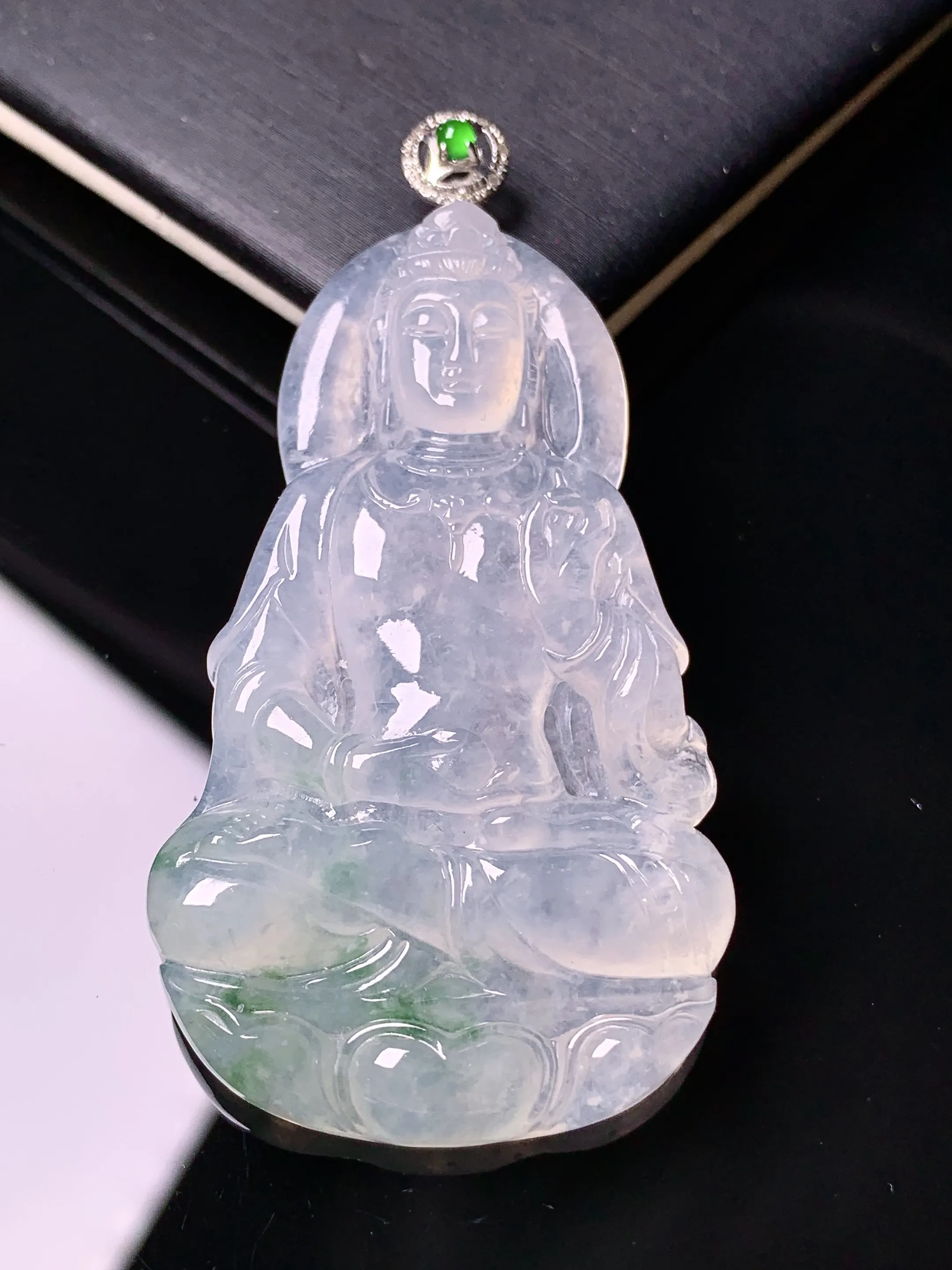 18k金钻镶嵌冰种度母吊坠 玉质细腻 水润亮眼 色泽艳丽 整体尺寸57.7*29.6*5.5