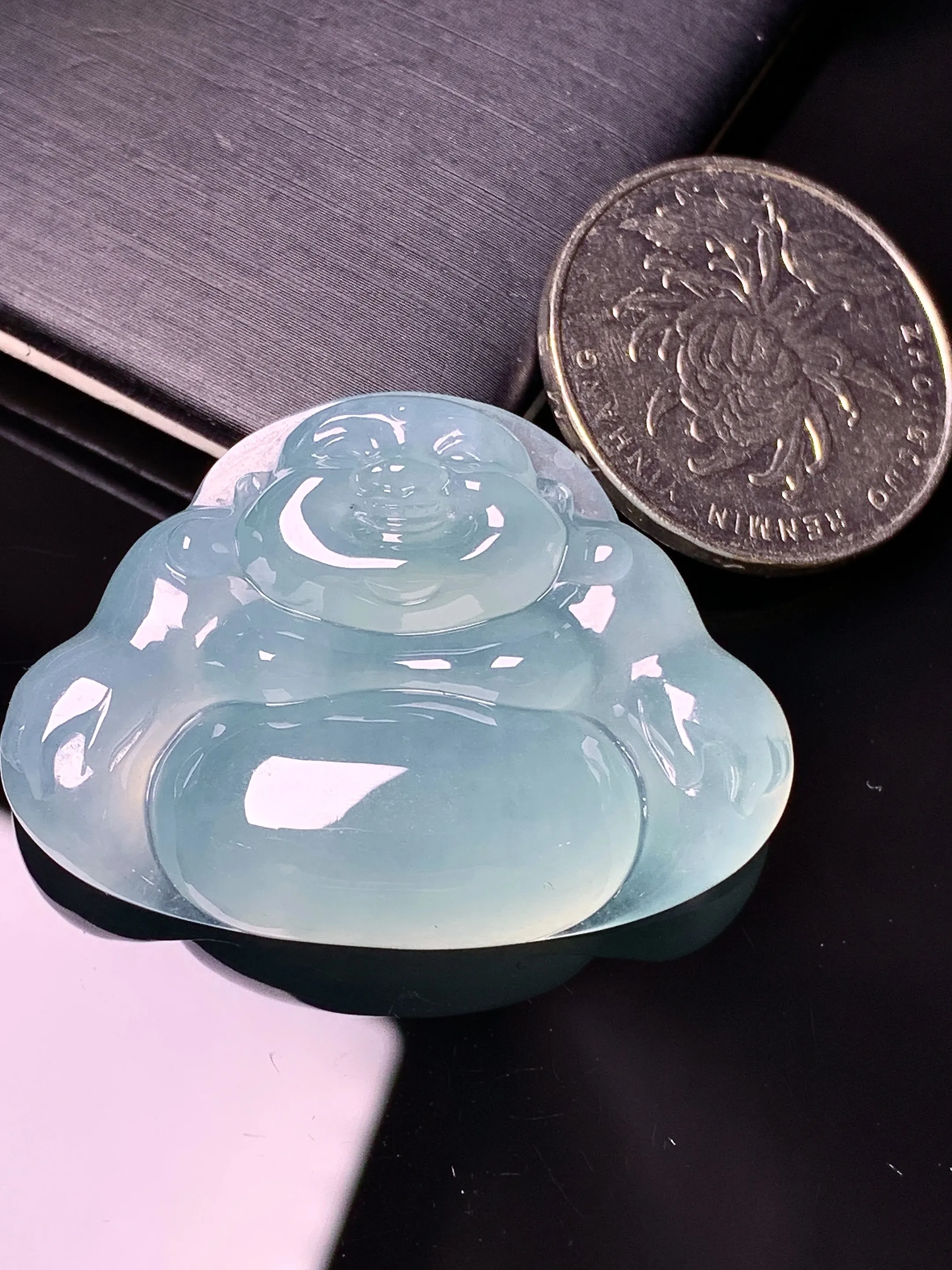 冰种佛公吊坠 玉质细腻 水润亮眼 色泽艳丽 整体尺寸29*40.2*9