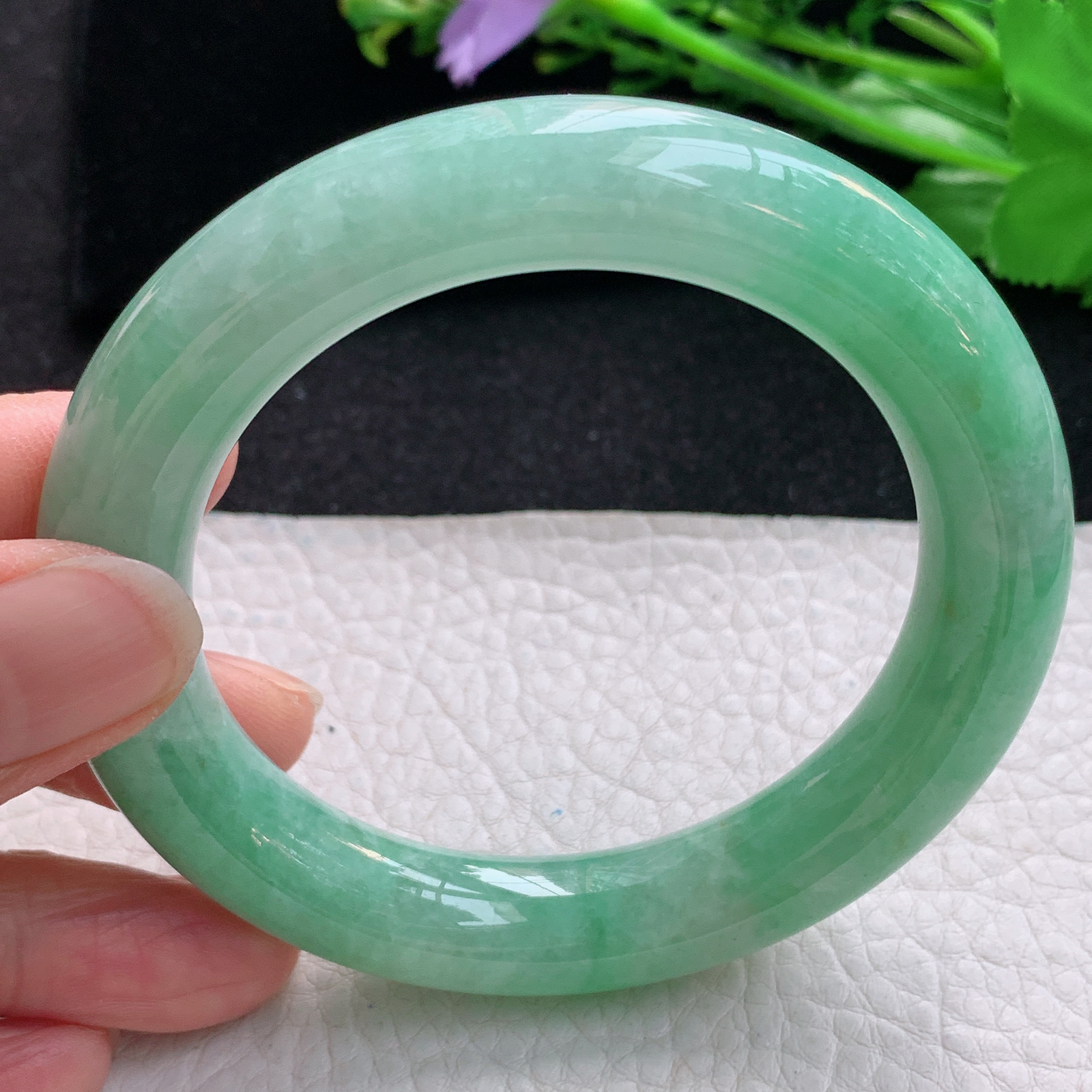 cc自然光56.5*12*11.3美人镯 天然缅甸翡翠胶感满绿圆条玉手镯 珠宝玉手环