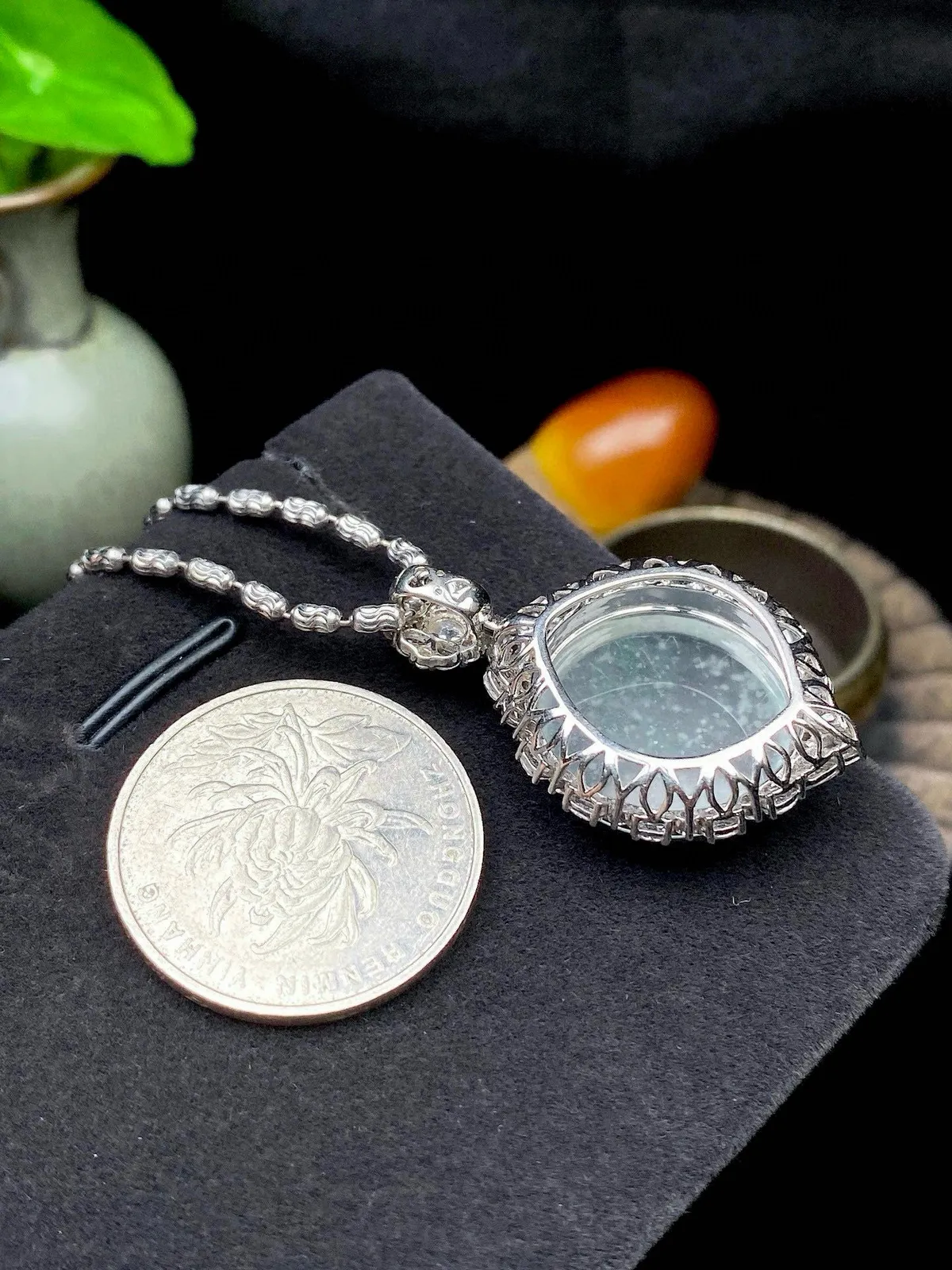 【冰种圆无事牌】老坑雪花棉，质地细腻，种水色俱全，冰透闪亮，18k金钻镶嵌，裸石尺寸19*3.4毫米