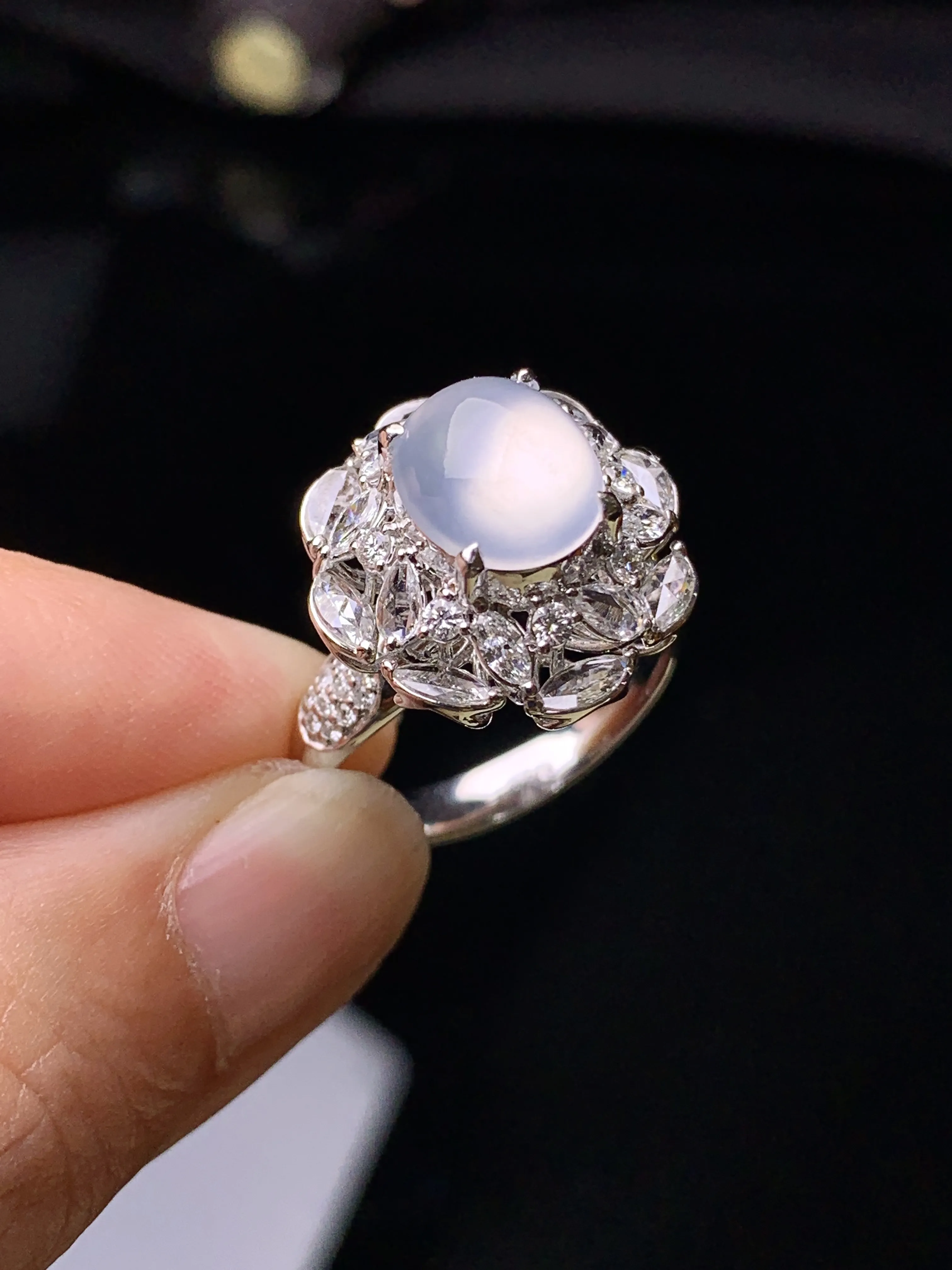 18k金钻镶嵌冰种平安扣戒指 玉质细腻 水润亮眼 色泽艳丽 圈口14.5 整体尺寸17.5*16.8