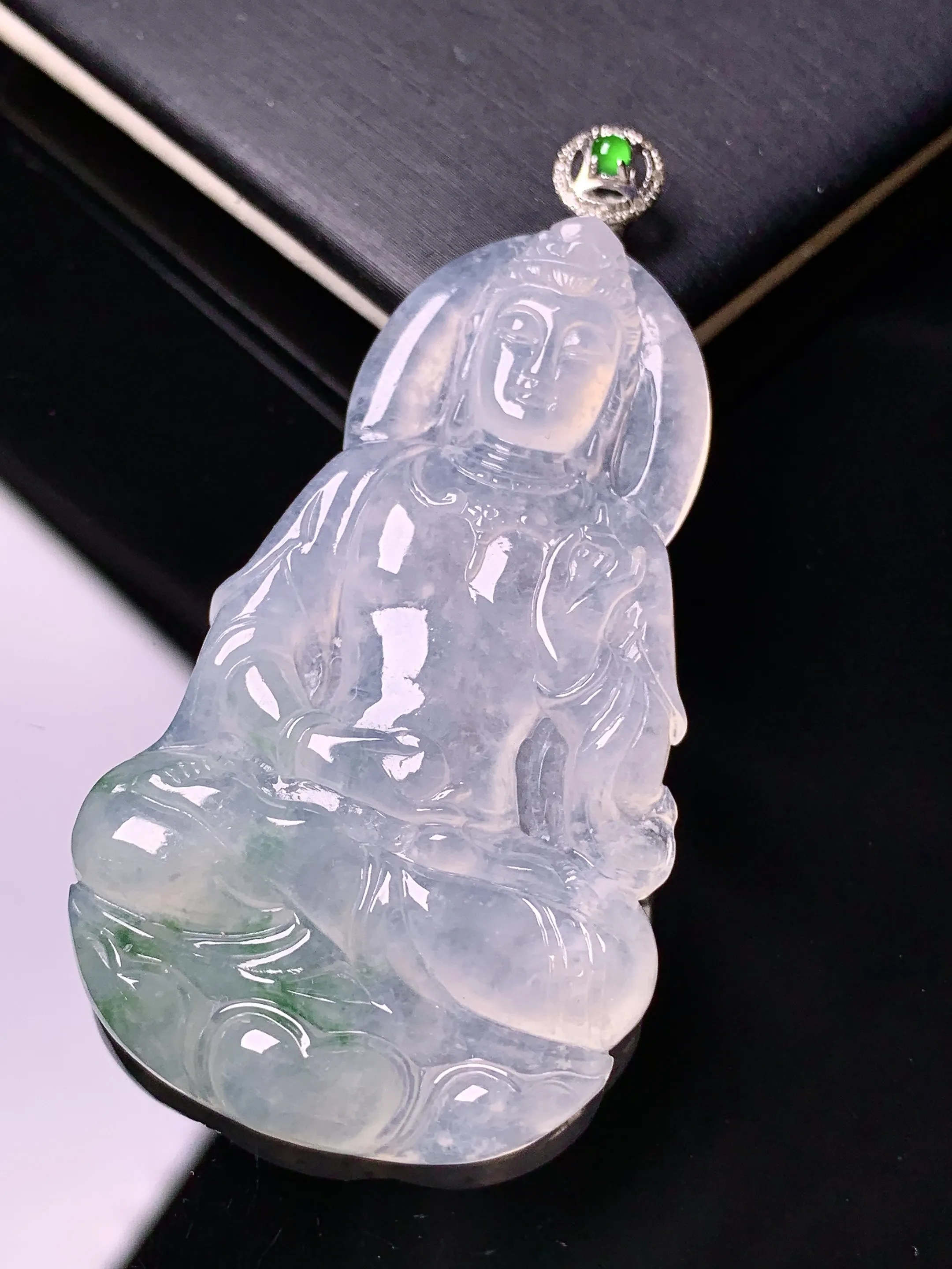 18k金钻镶嵌冰种度母吊坠 玉质细腻 水润亮眼 色泽艳丽 整体尺寸57.7*29.6*5.5