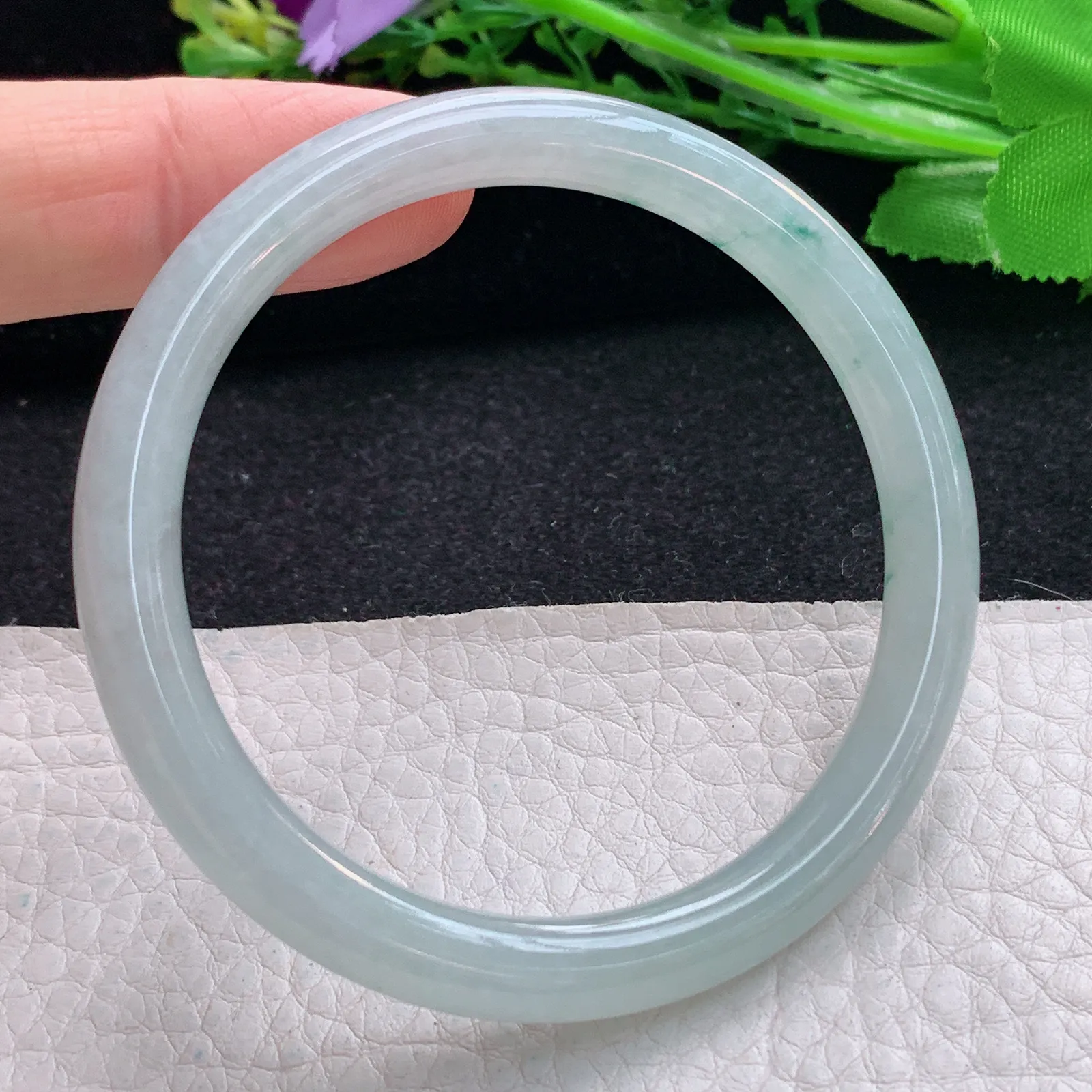 xx小圈口51.5*6.8*7叮当镯 翡翠a货冰飘花秀气圆条玉手镯 美人镯