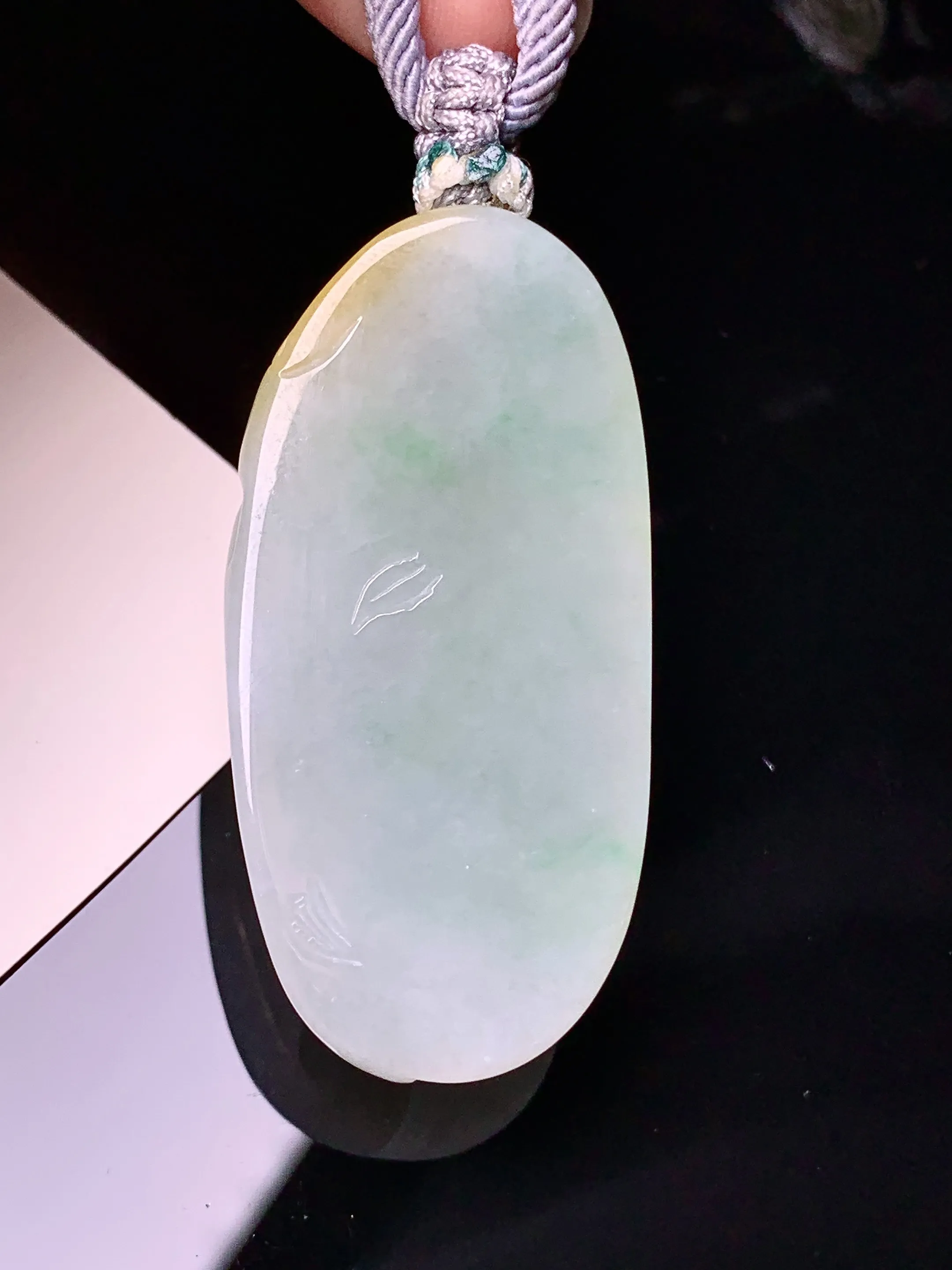 飘黄金蝉吊坠 玉质细腻 水润亮眼 色泽艳丽 整体尺寸43.2*21.5*11.8