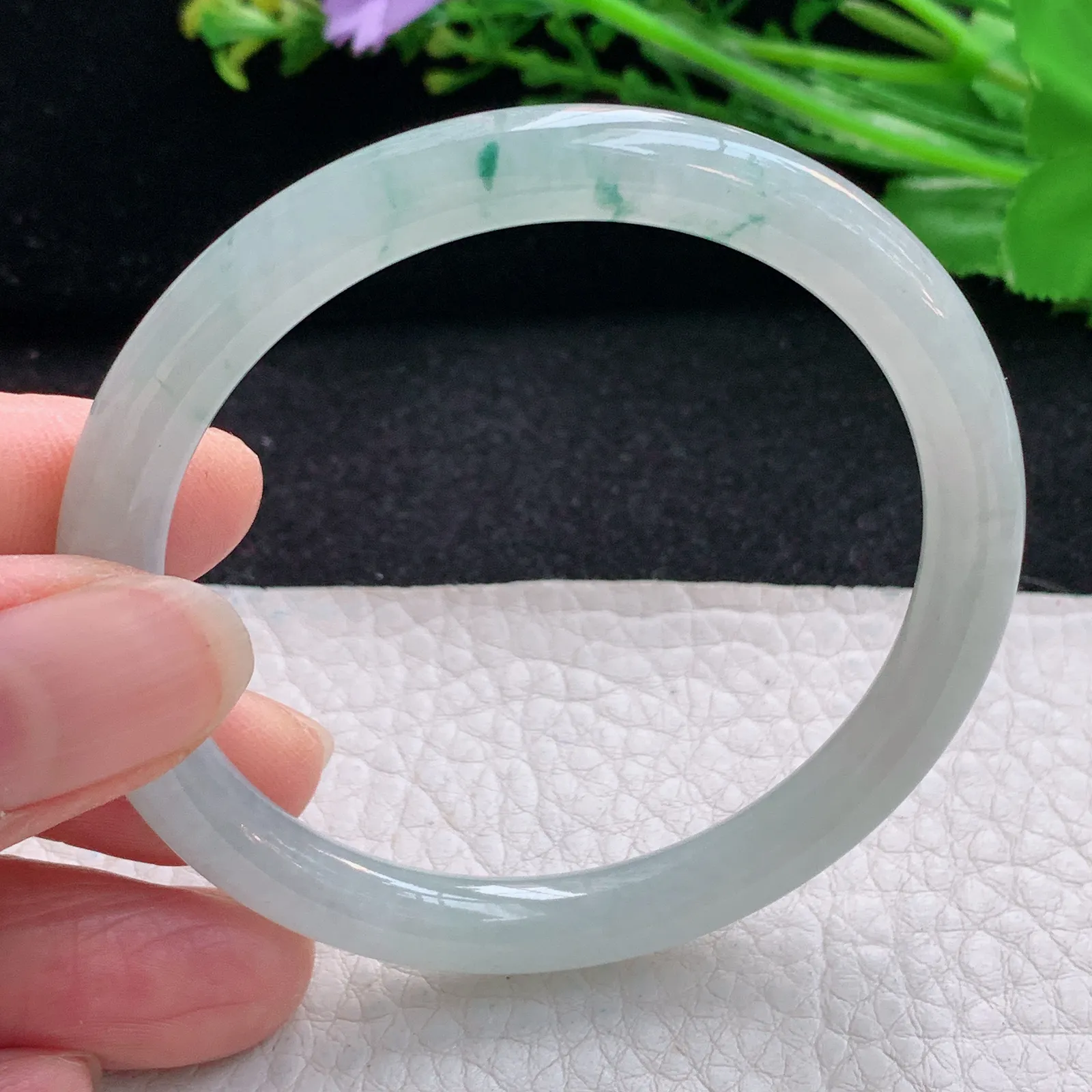 xx小圈口51.5*6.8*7叮当镯 翡翠a货冰飘花秀气圆条玉手镯 美人镯