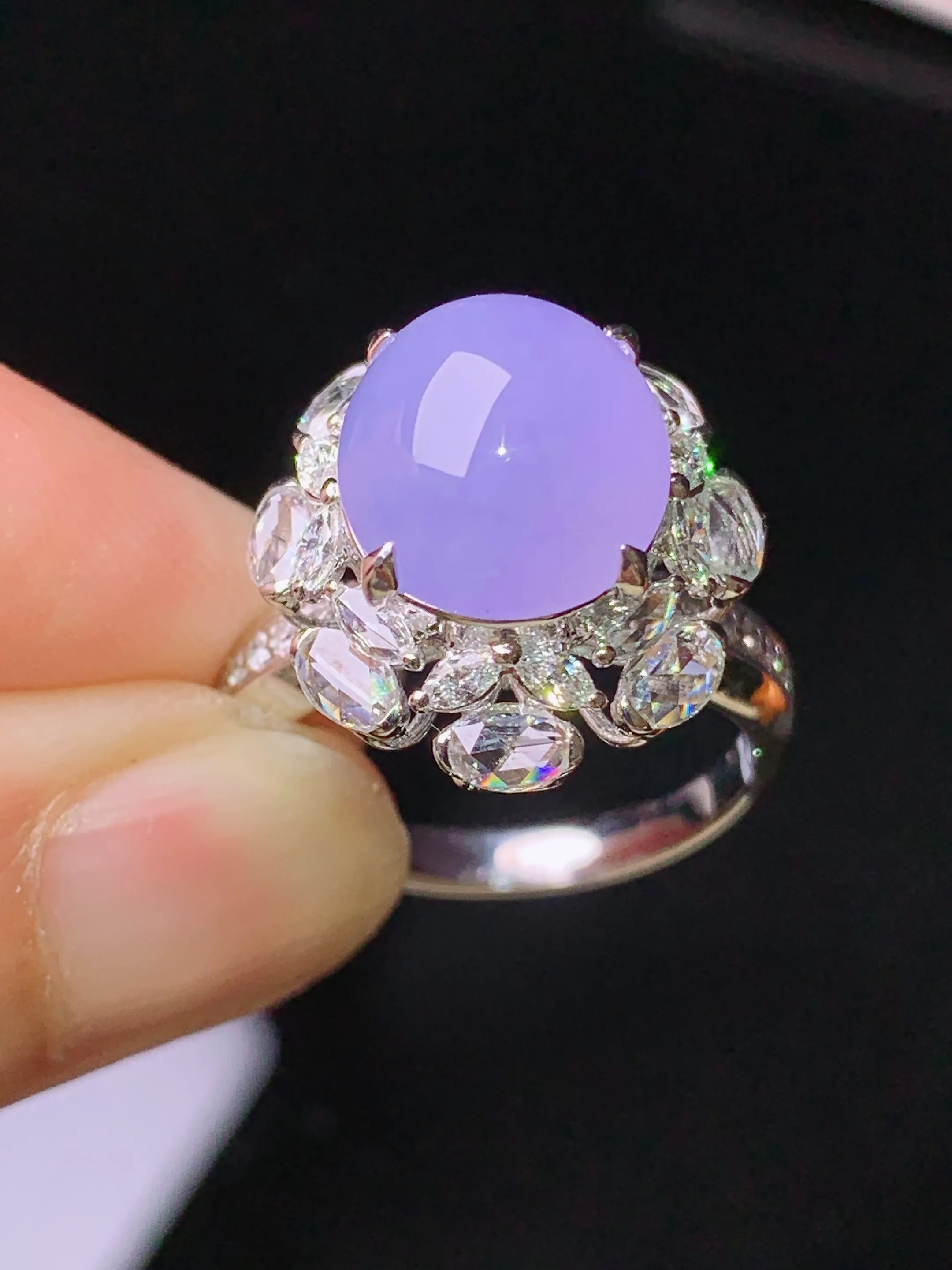 18k金钻镶嵌紫罗兰蛋面戒指 玉质细腻 水润亮眼 色泽艳丽 圈口14.5 整体尺寸17*16*13.
