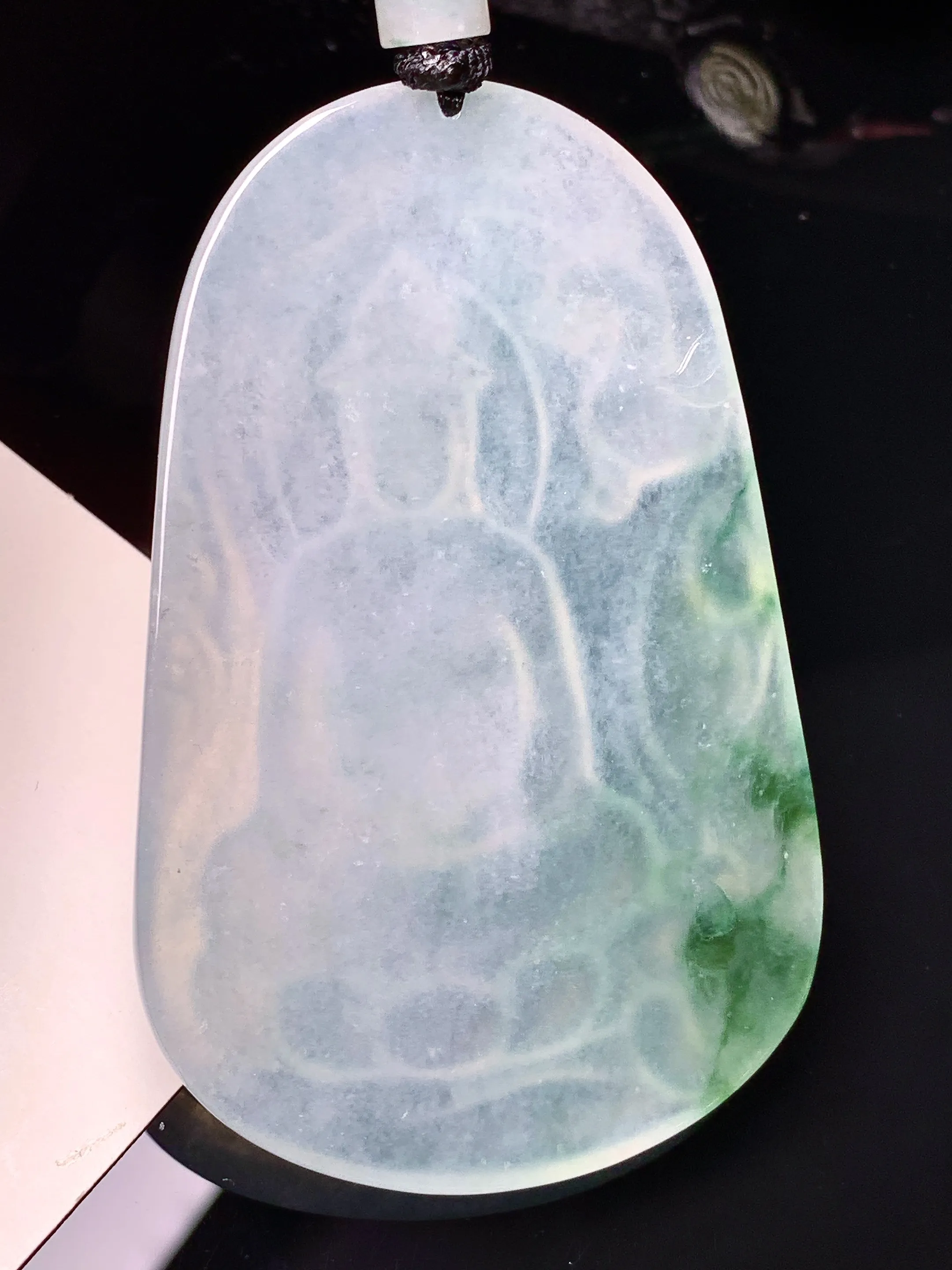 飘绿莲花观音吊坠 玉质细腻 水润亮眼 色泽艳丽 整体尺寸69.5*45.2*5.6