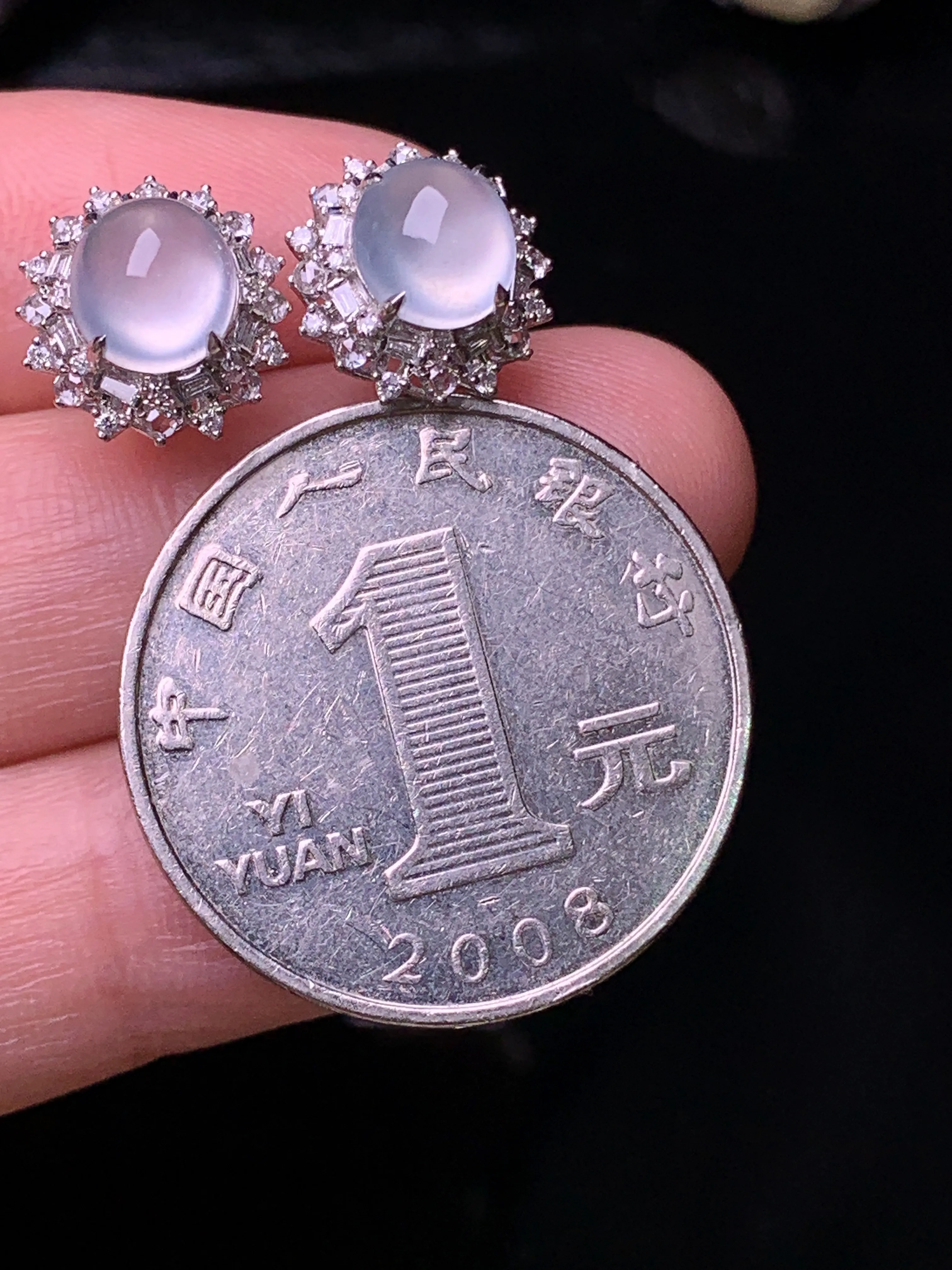 18k金钻镶嵌冰种蛋面耳钉吊 玉质细腻 水润亮眼 色泽艳丽 整体尺寸10.8*8.5