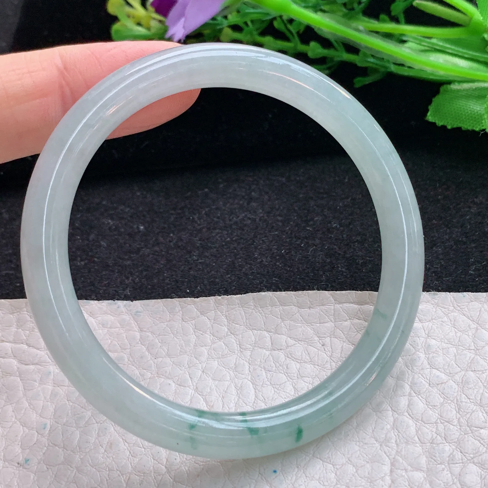 xx小圈口51.5*6.8*7叮当镯 翡翠a货冰飘花秀气圆条玉手镯 美人镯