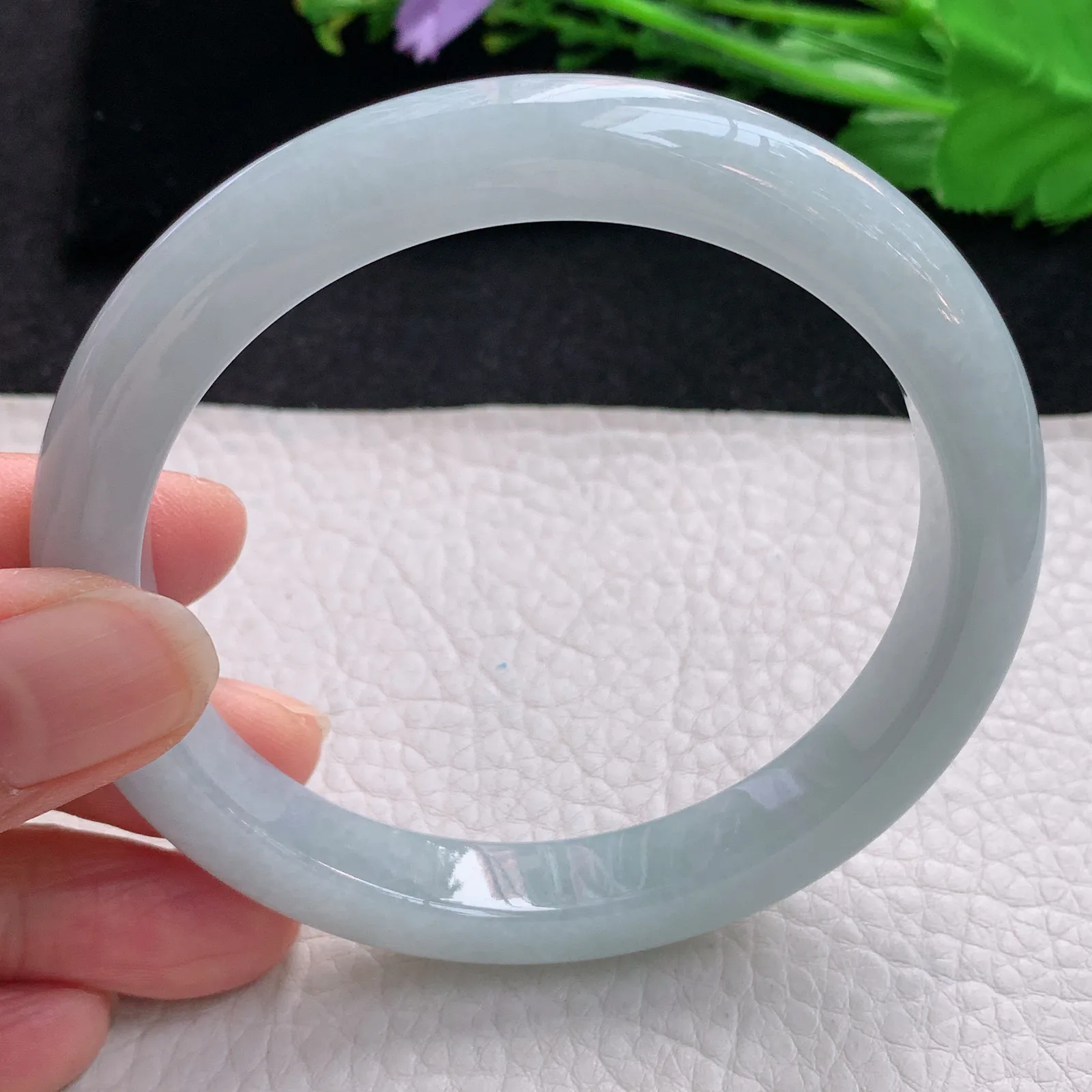 js大圈口62.5*10.2*8.5平安镯 天然缅甸翡翠胶感白月光宽边玉手镯 珠宝玉手环