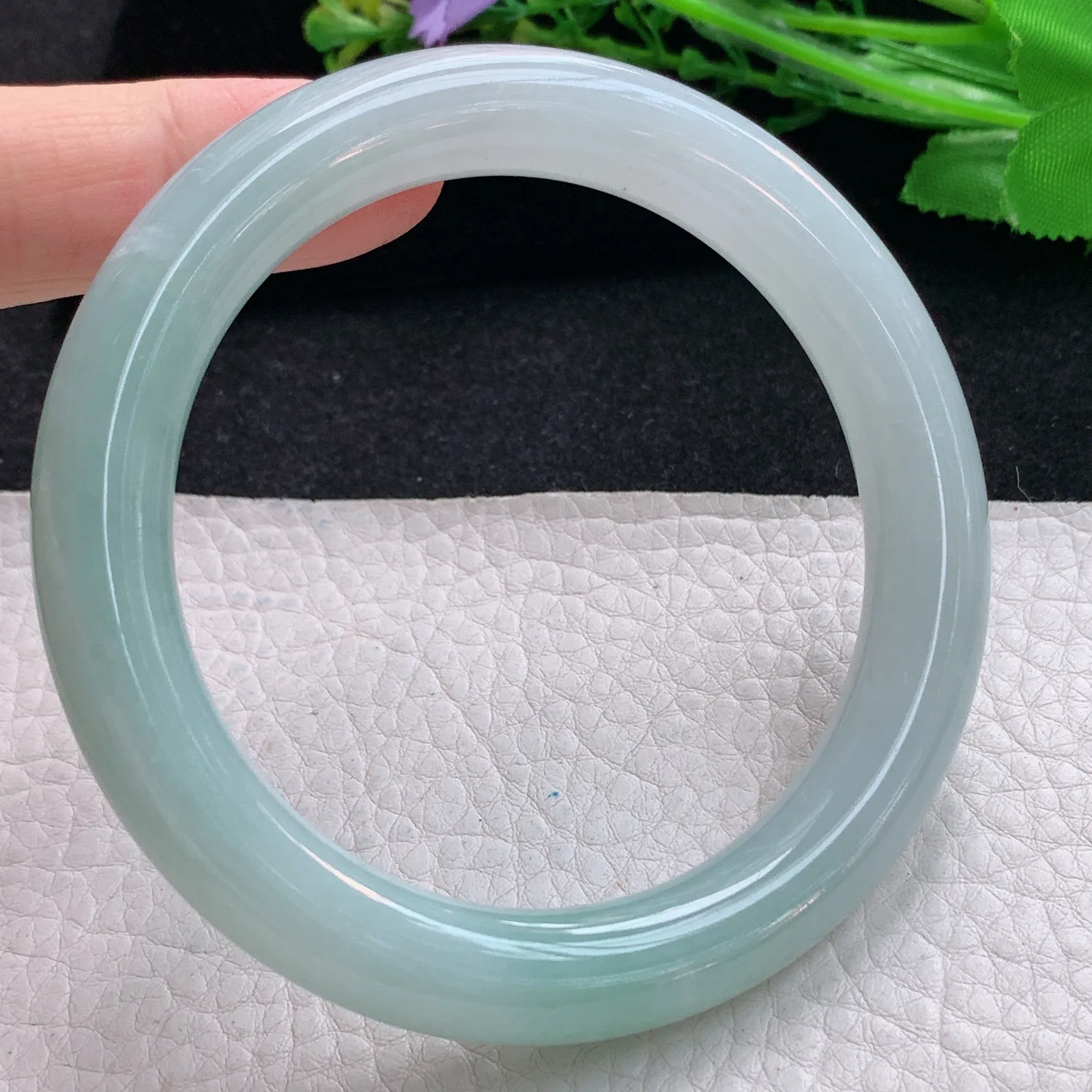 nr大圈口60*10.8*10.3美人镯 天然缅甸翡翠水润是半山水圆条珠宝玉手镯