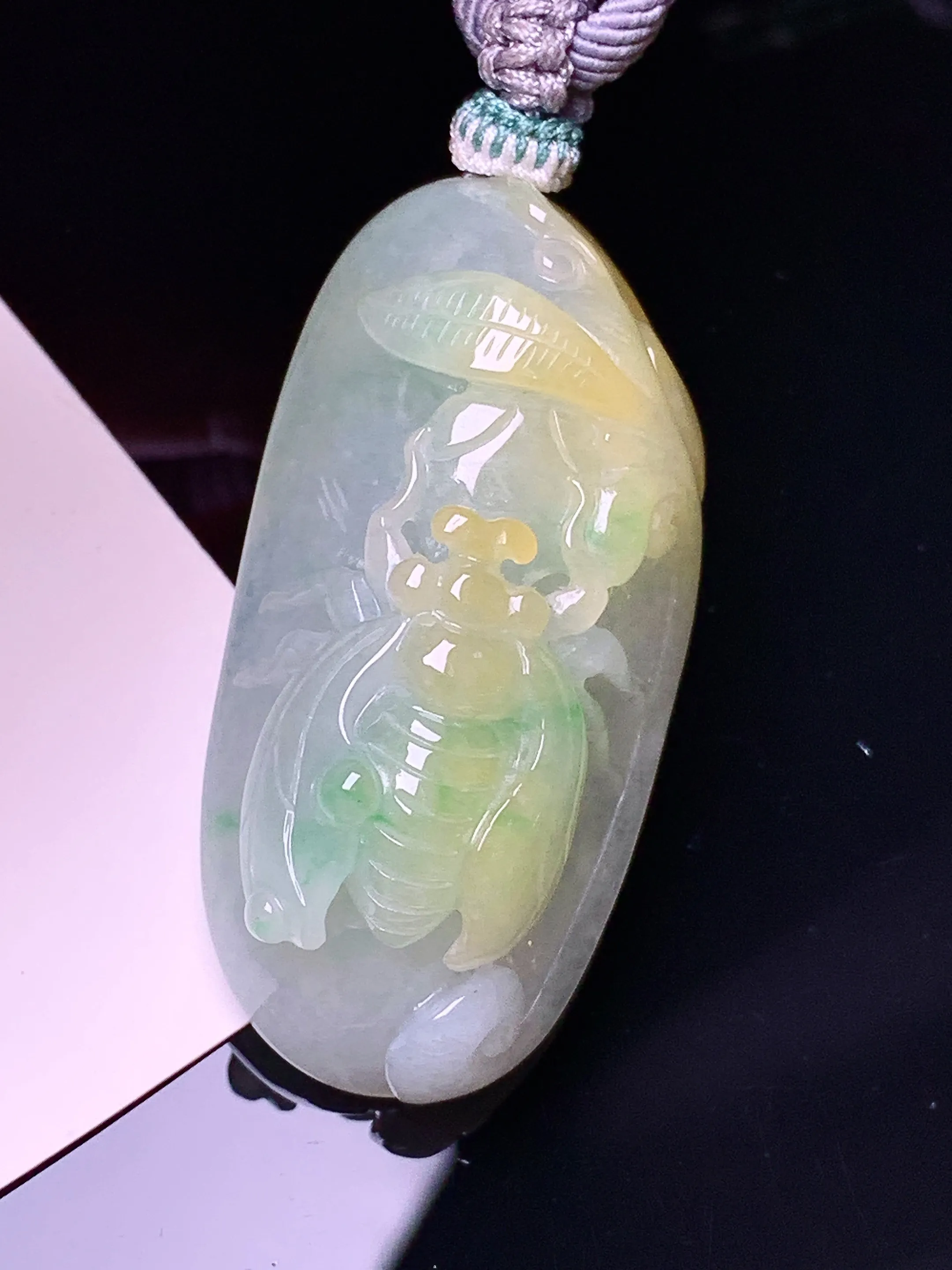 飘黄金蝉吊坠 玉质细腻 水润亮眼 色泽艳丽 整体尺寸43.2*21.5*11.8