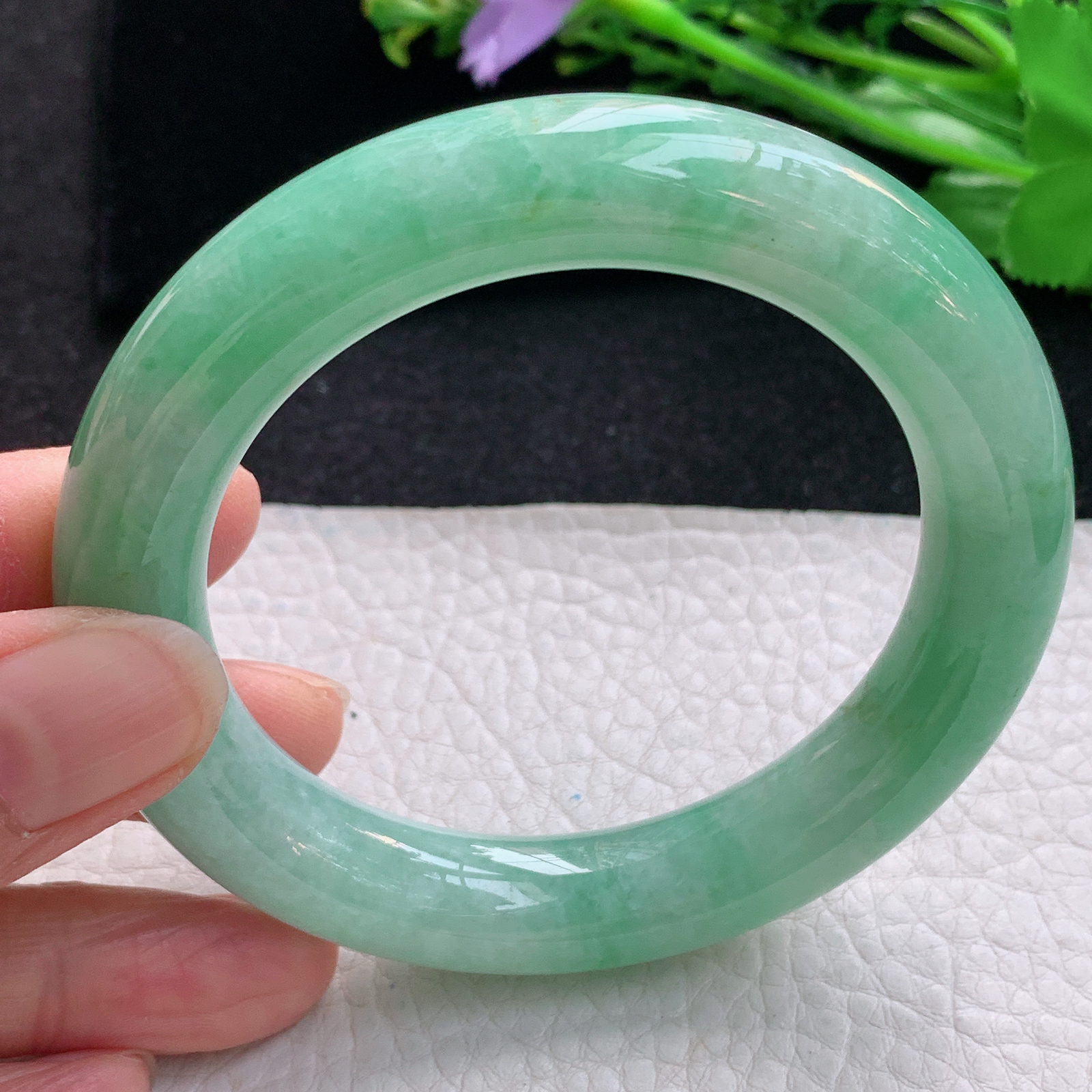 cc自然光56.5*12*11.3美人镯 天然缅甸翡翠胶感满绿圆条玉手镯 珠宝玉手环