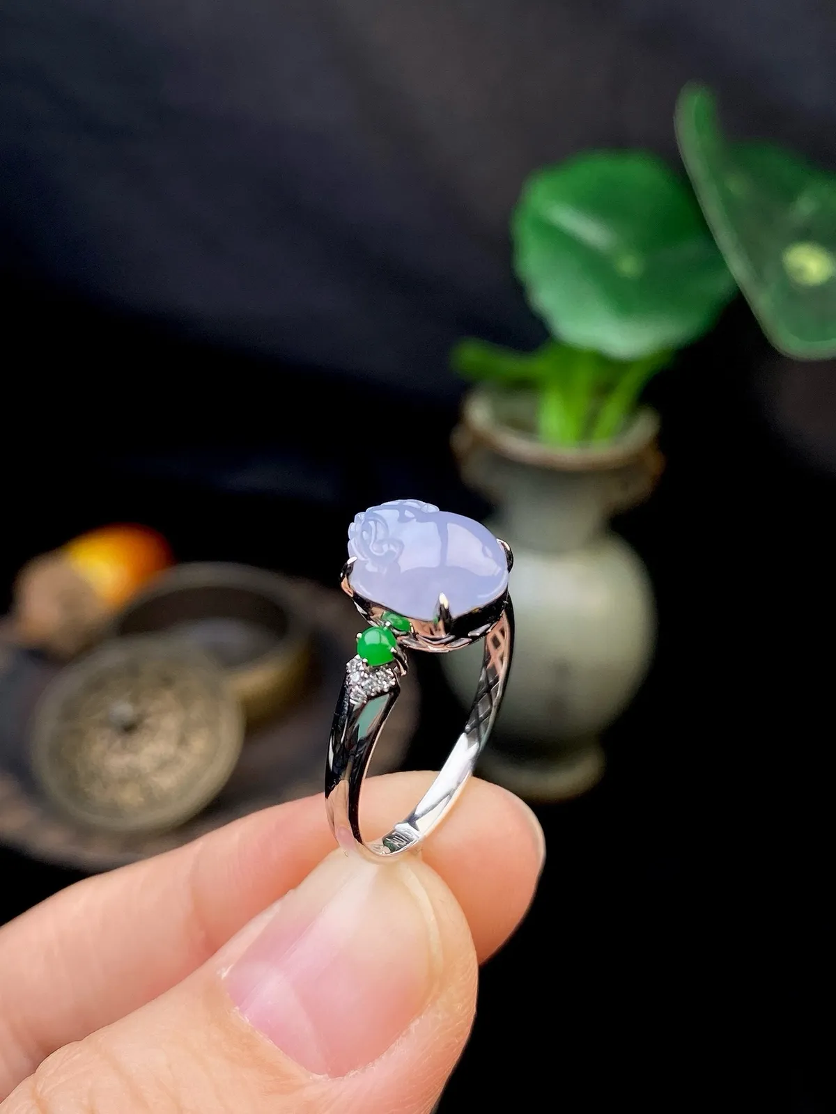 【冰种紫貔貅戒指】质地细腻，饱满度很好，晶莹剔透，18k金钻镶嵌，裸石尺寸9.7*8.1*4.1毫米