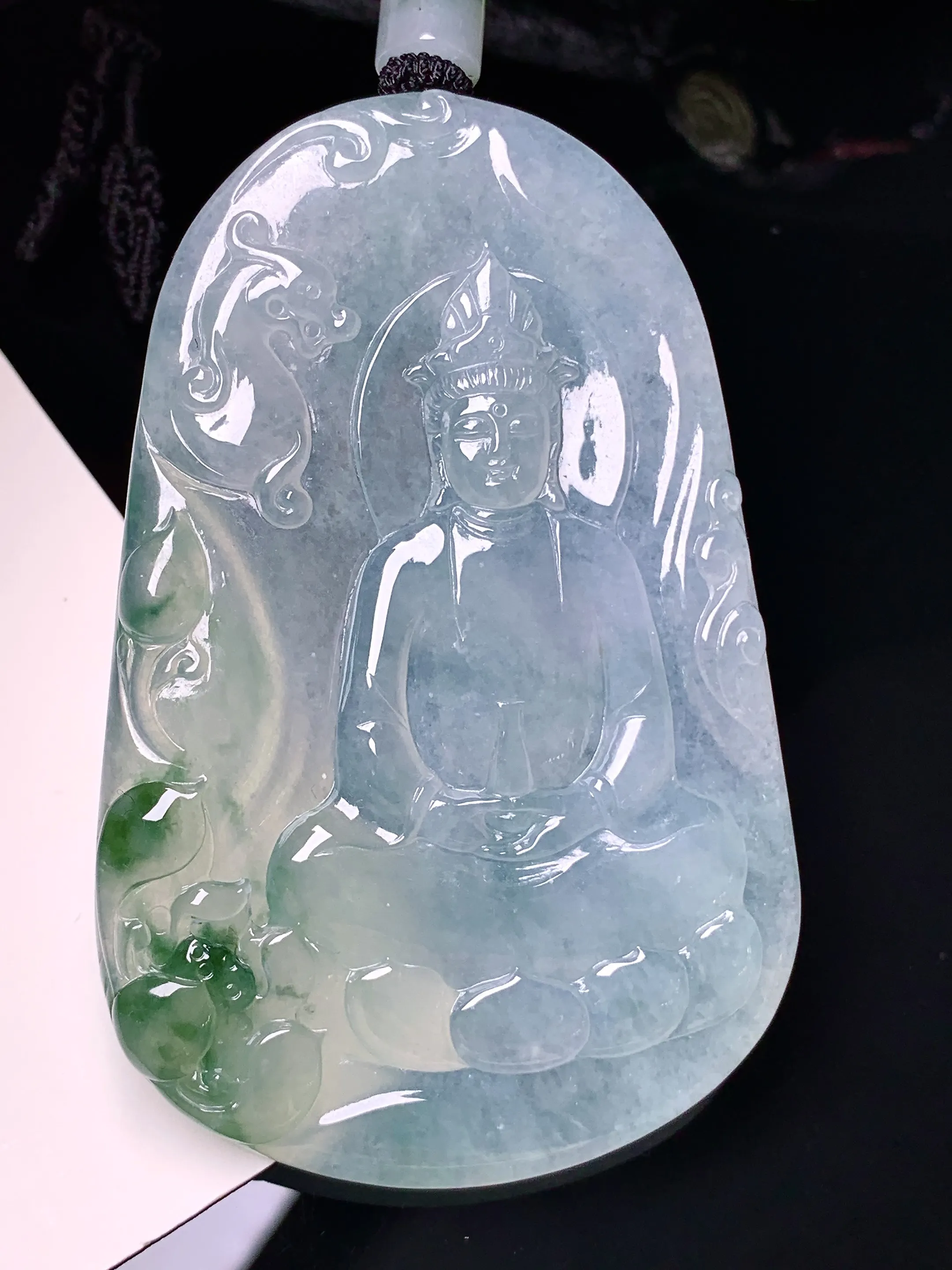 飘绿莲花观音吊坠 玉质细腻 水润亮眼 色泽艳丽 整体尺寸69.5*45.2*5.6