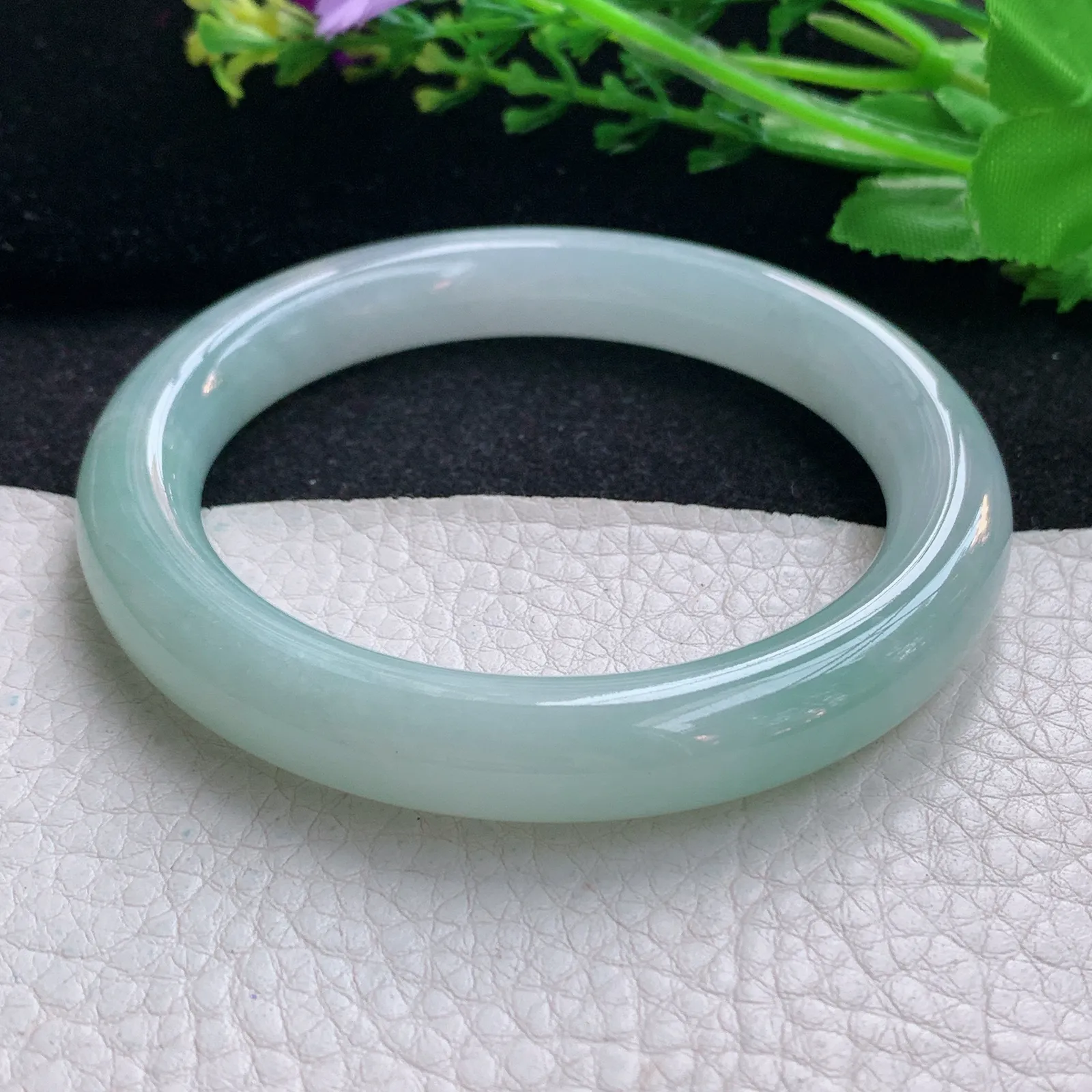 nr大圈口60*10.8*10.3美人镯 天然缅甸翡翠水润是半山水圆条珠宝玉手镯