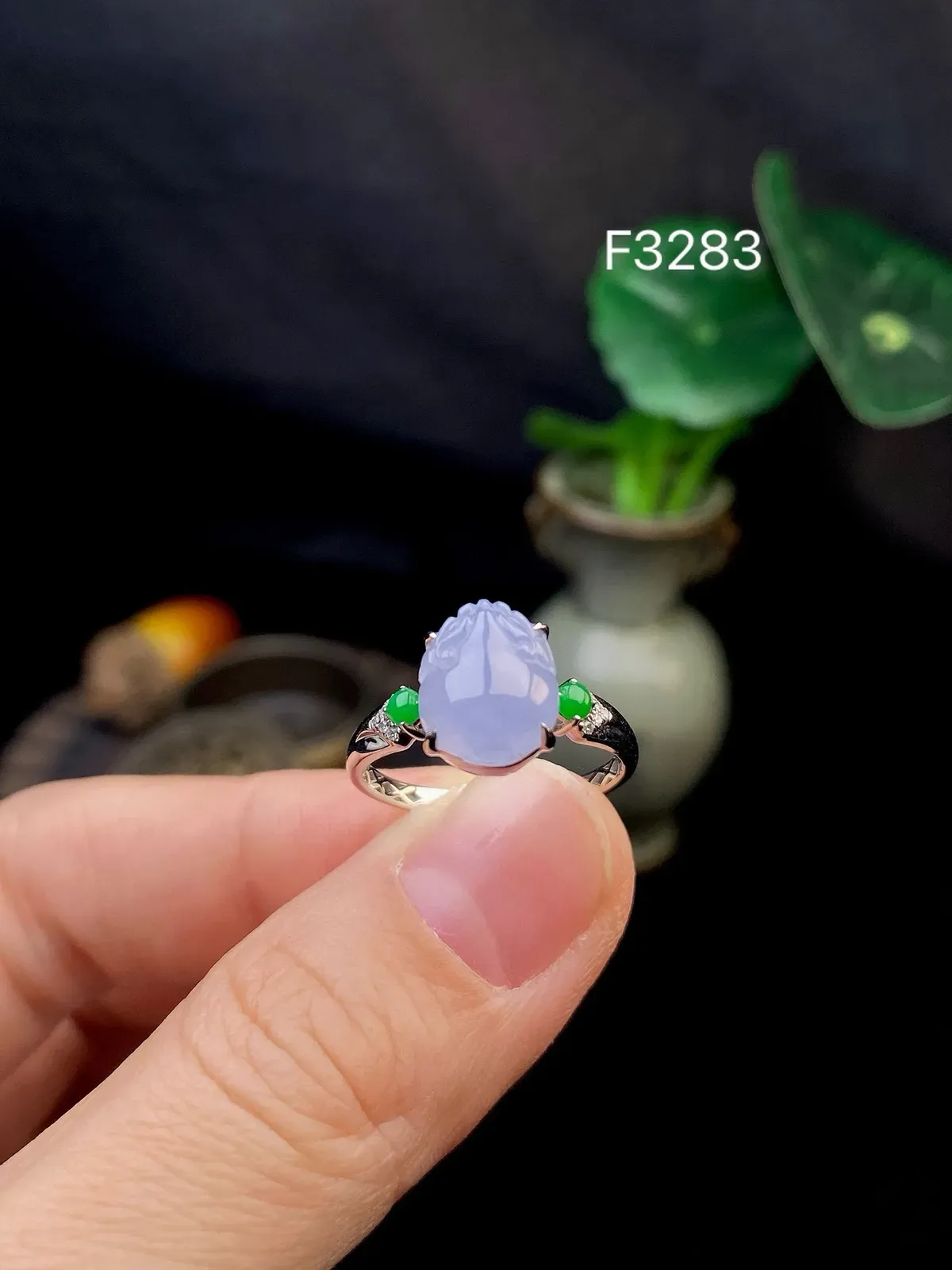 【冰种紫貔貅戒指】质地细腻，饱满度很好，晶莹剔透，18k金钻镶嵌，裸石尺寸9.7*8.1*4.1毫米