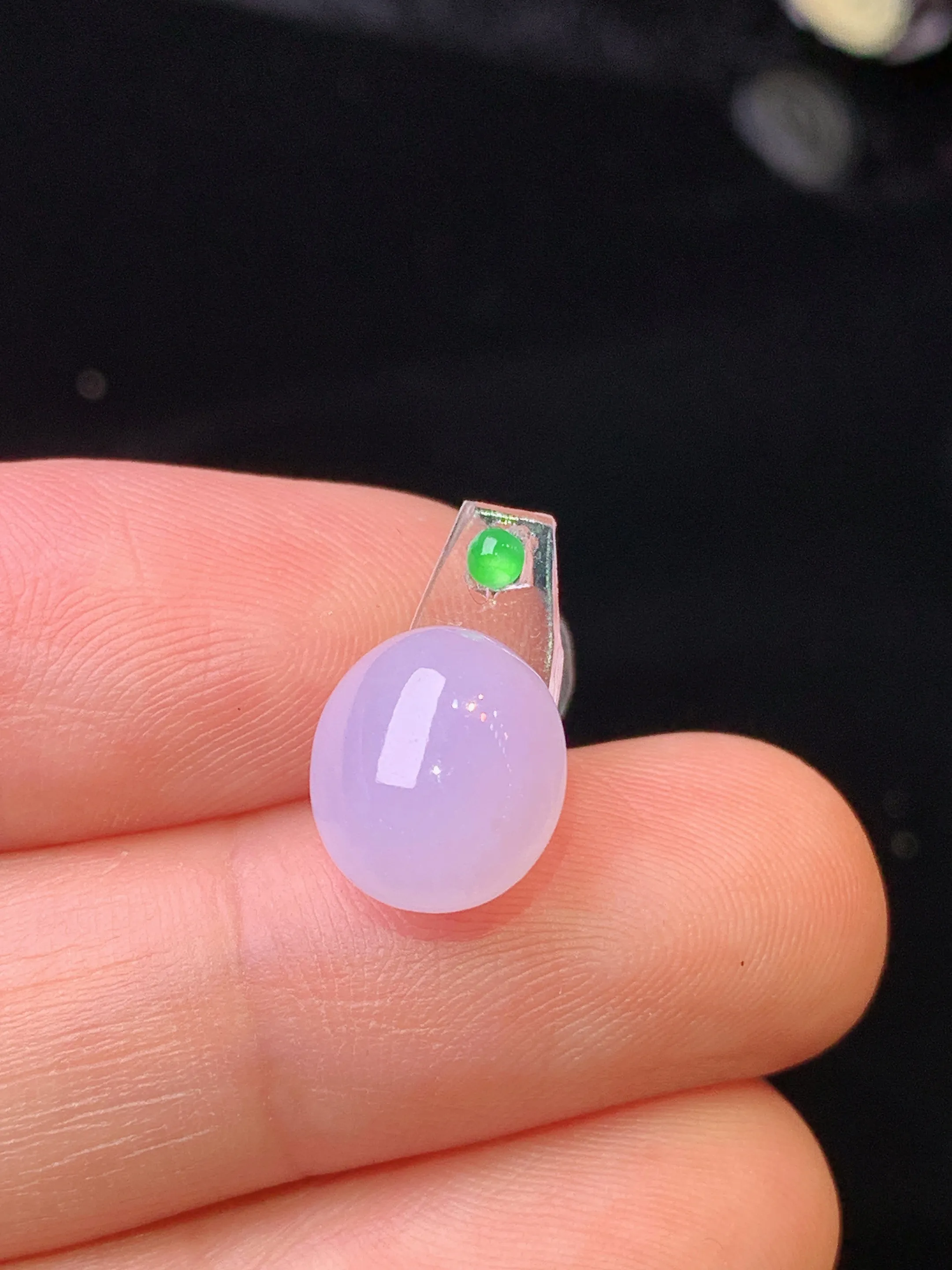 镶嵌款 淡紫罗兰蛋面吊坠 玉质细腻 水润亮眼 色泽艳丽 整体尺寸10.3*9*5.5