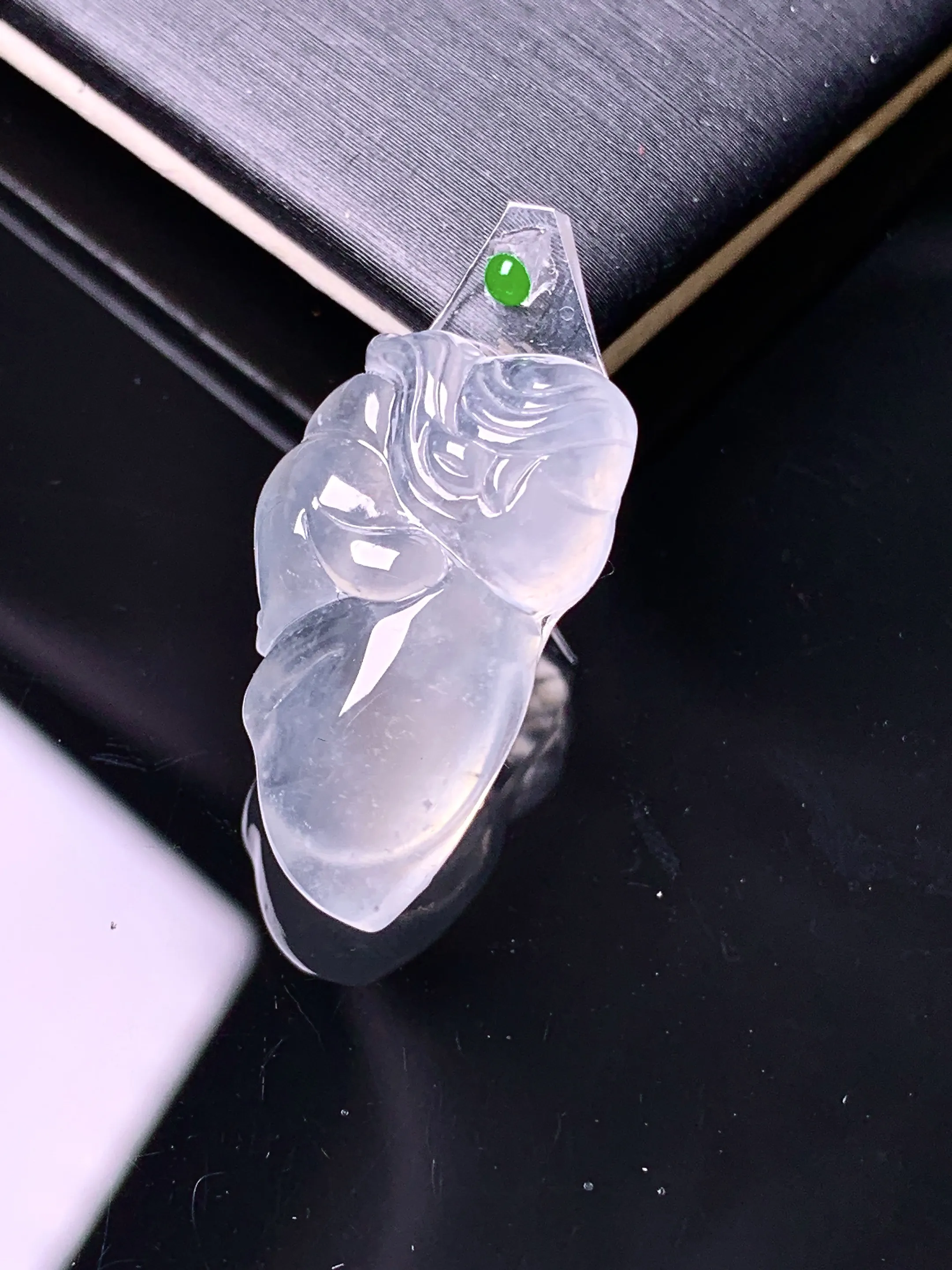 镶嵌款 冰种天使宝宝吊坠 玉质细腻 水润亮眼 色泽艳丽 整体尺寸23.2*14*4.8