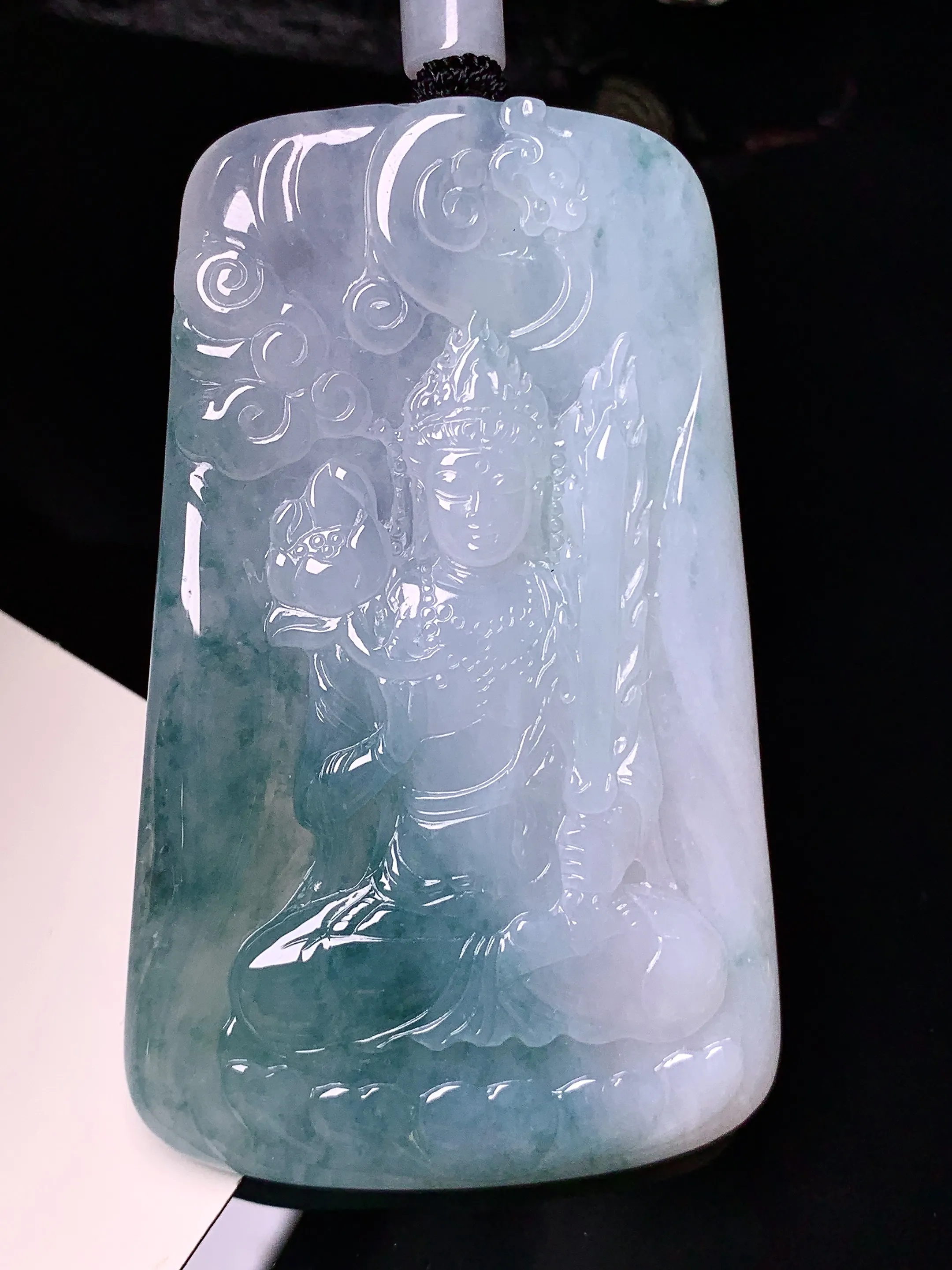 飘绿莲花观音吊坠 玉质细腻 水润亮眼 色泽艳丽 整体尺寸70*43*6