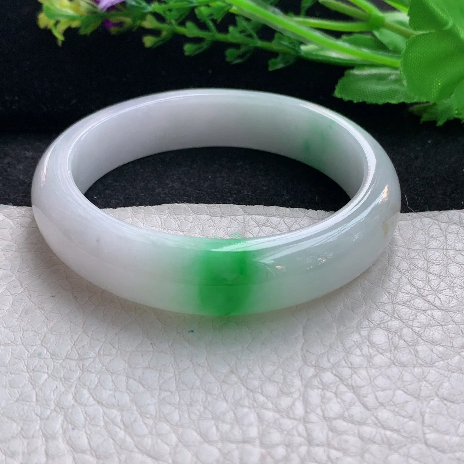 z自然光54.5*13*7.8平安镯 天然缅甸翡翠飘绿宽边玉手镯 珠宝玉手环