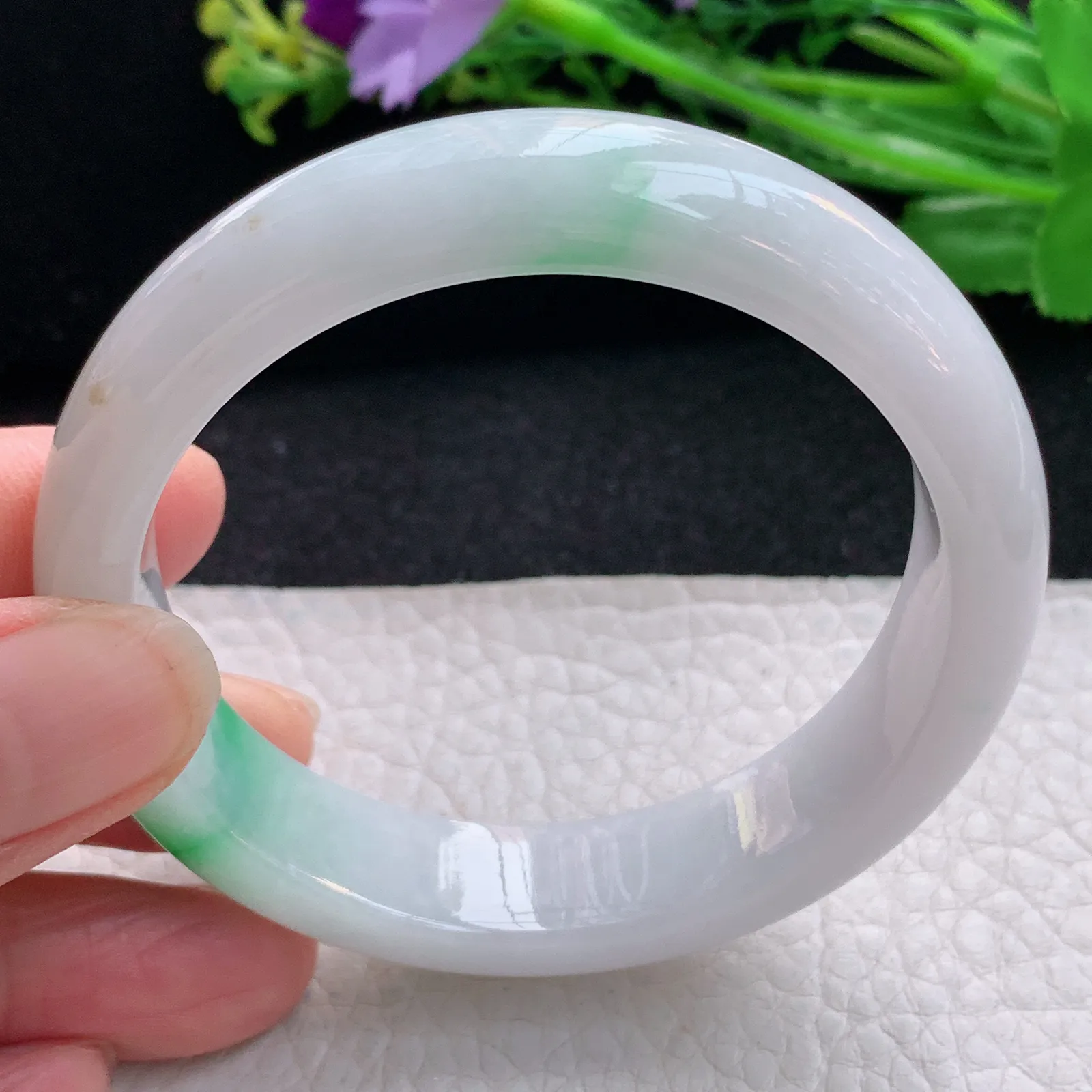 z自然光54.5*13*7.8平安镯 天然缅甸翡翠飘绿宽边玉手镯 珠宝玉手环