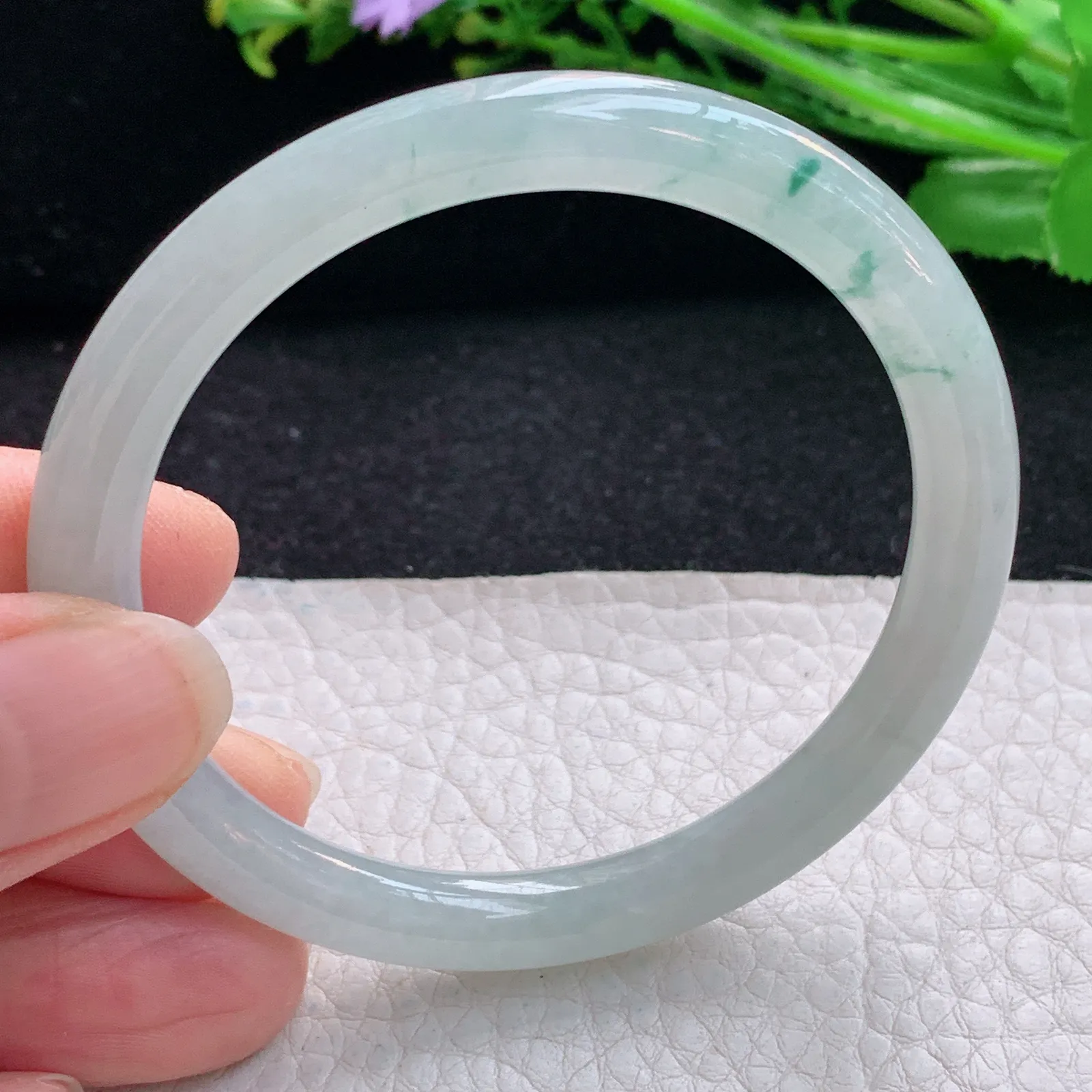 xx小圈口51.5*6.8*7叮当镯 翡翠a货冰飘花秀气圆条玉手镯 美人镯