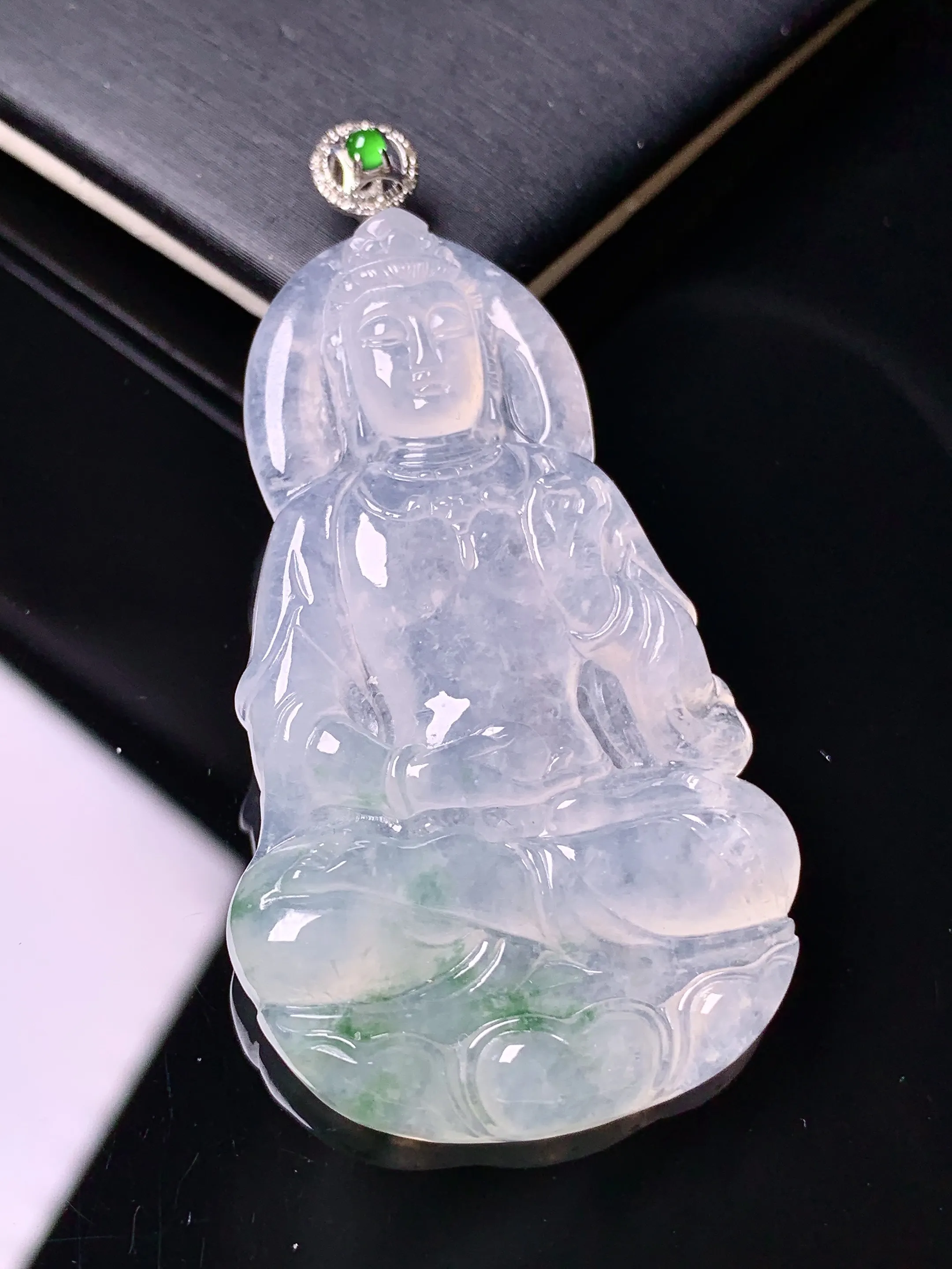 18k金钻镶嵌冰种度母吊坠 玉质细腻 水润亮眼 色泽艳丽 整体尺寸57.7*29.6*5.5