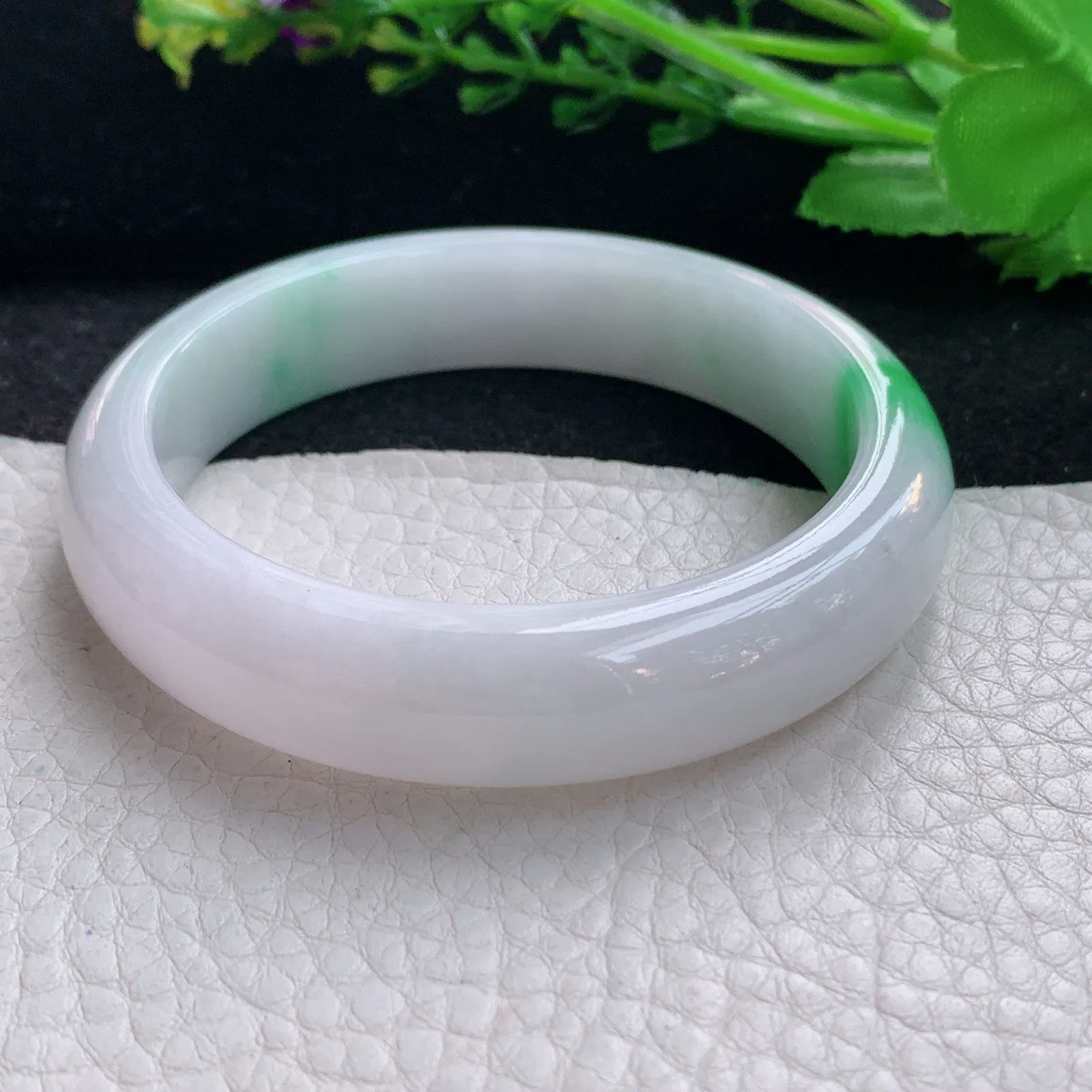 z自然光54.5*13*7.8平安镯 天然缅甸翡翠飘绿宽边玉手镯 珠宝玉手环