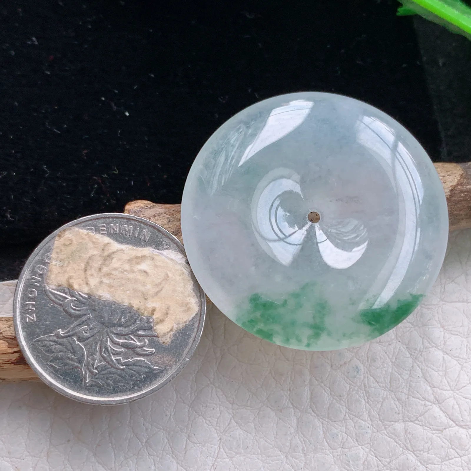 gp实拍35*5.4翡翠a货精雕冰飘花平安扣 玉扣玉吊坠 玉挂件