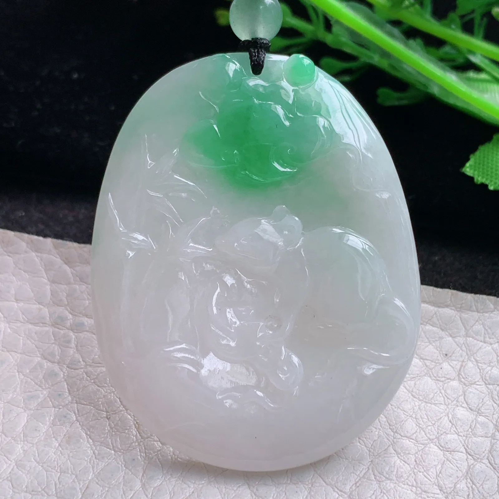 bg实拍49.5*38.9*5缅甸翡翠a货精雕飘绿招财鼠 生肖鼠玉吊坠 玉挂件