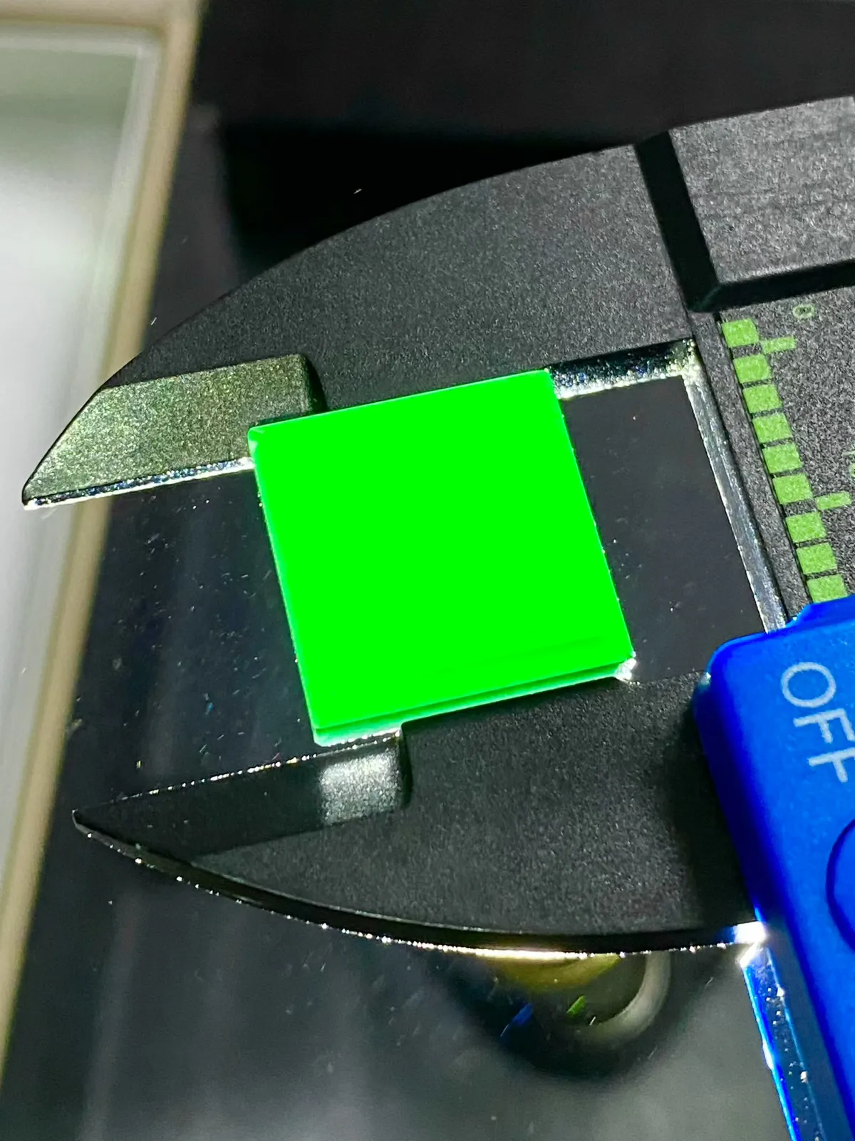 墨翠【方形戒面】细腻干净，黑度好、性价比高，雕工精湛，打灯透绿‘